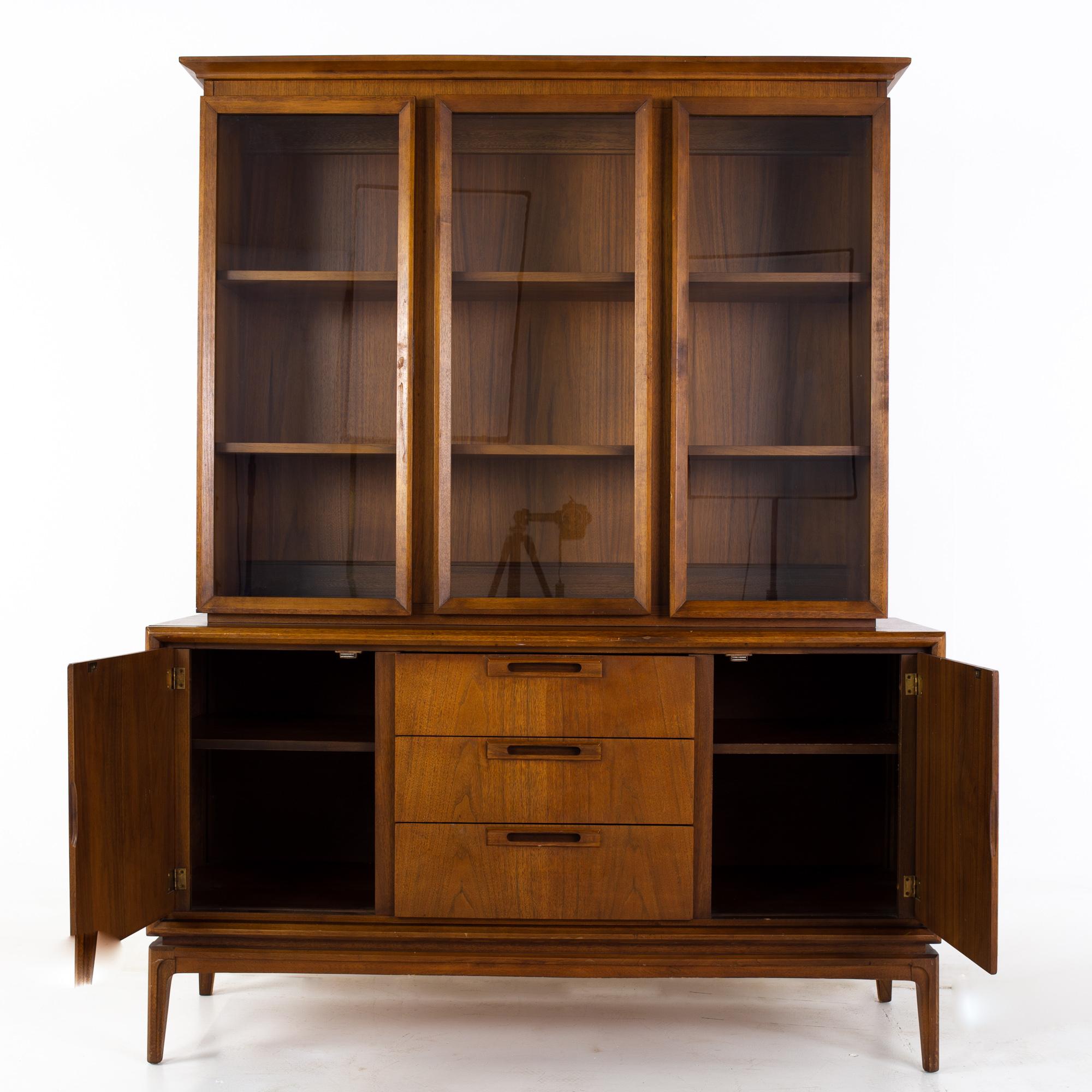 North American United Furniture Mid Century Walnut Sideboard Credenza Buffet and Hutch