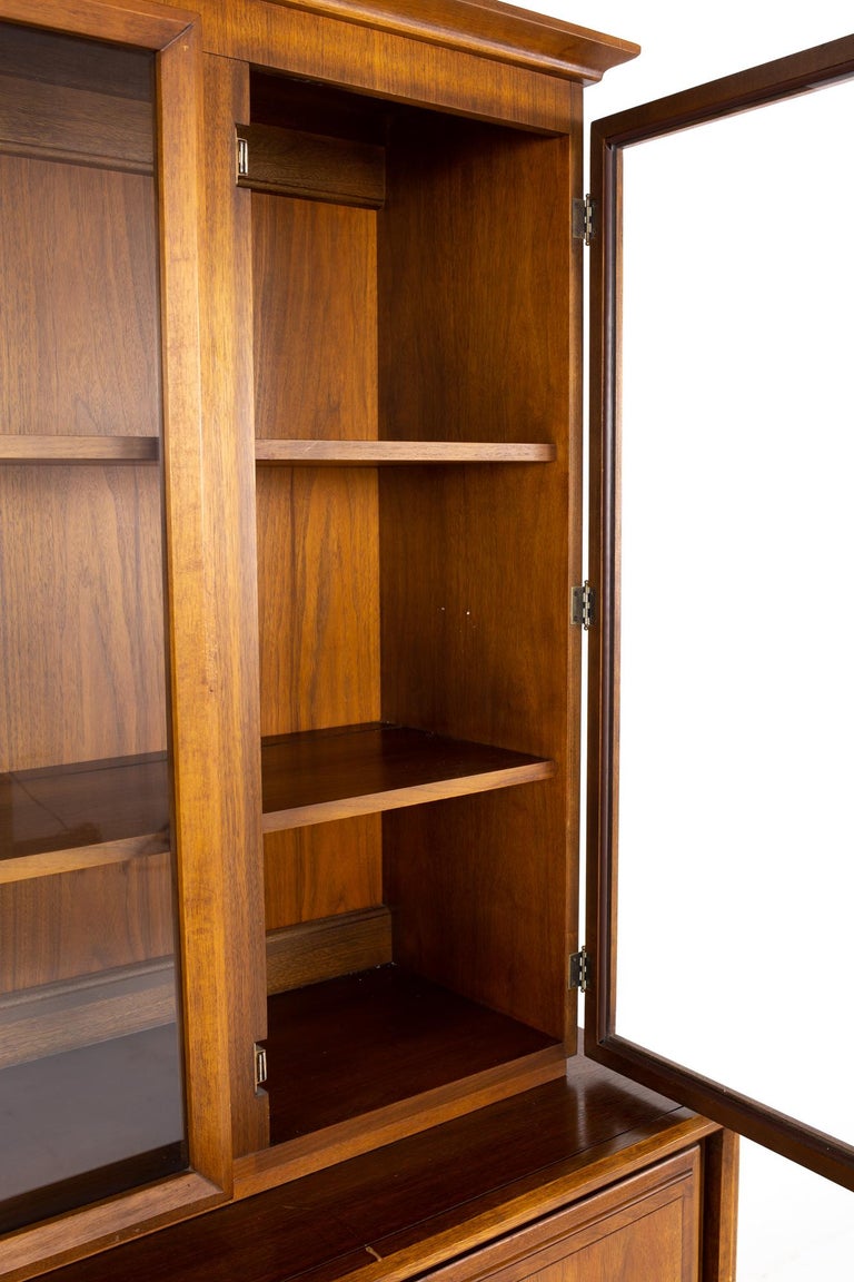 United Furniture Mid Century Walnut Sideboard Credenza Buffet and Hutch