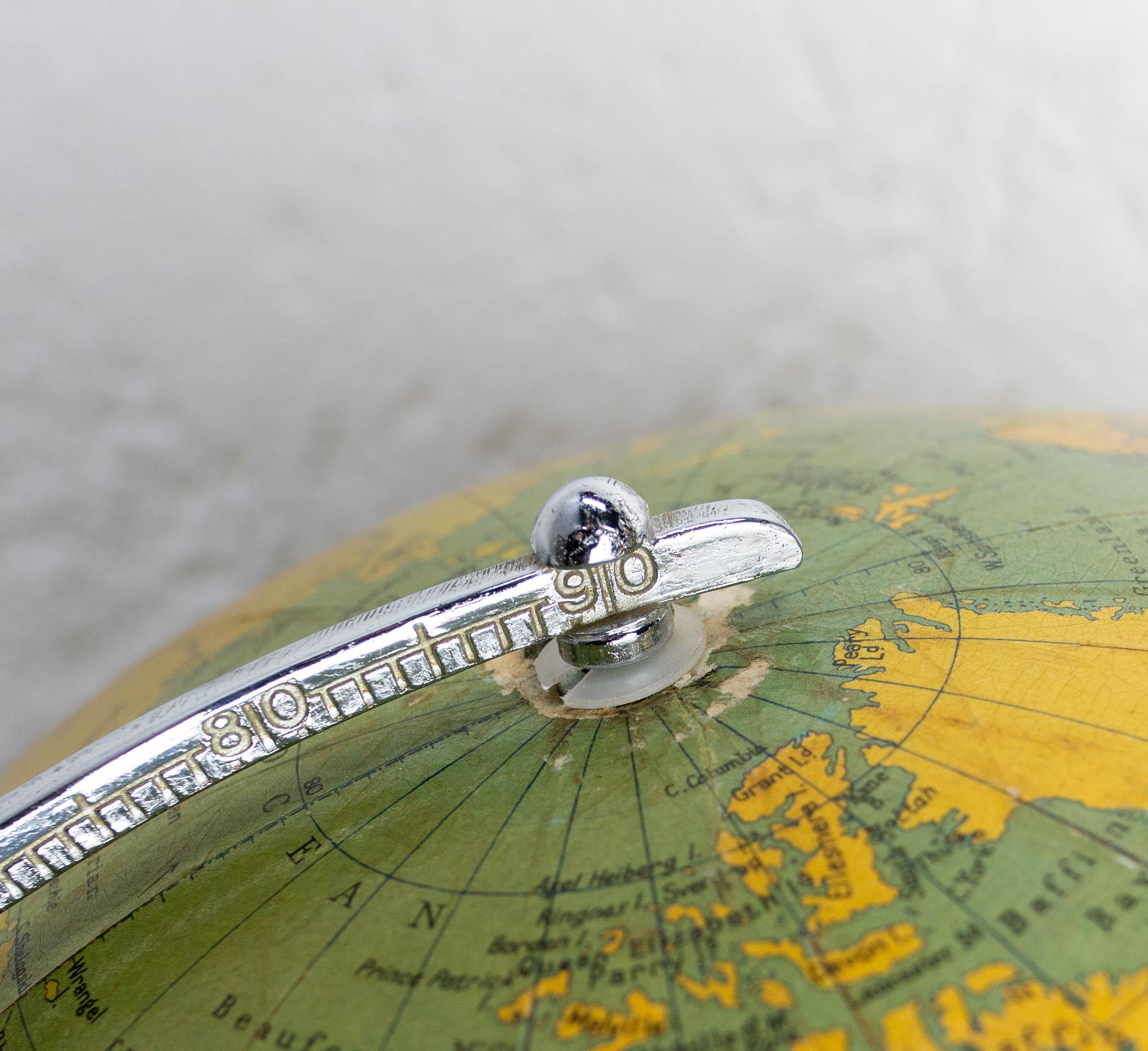 United Kingdom, Earth Globe Philips Challenge, 20th Mid-Century 1966 For Sale 2