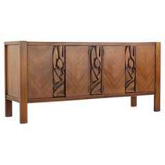 United Mid Century Tiki Brutalistische Anrichte aus Nussbaumholz, Buffet Credenza