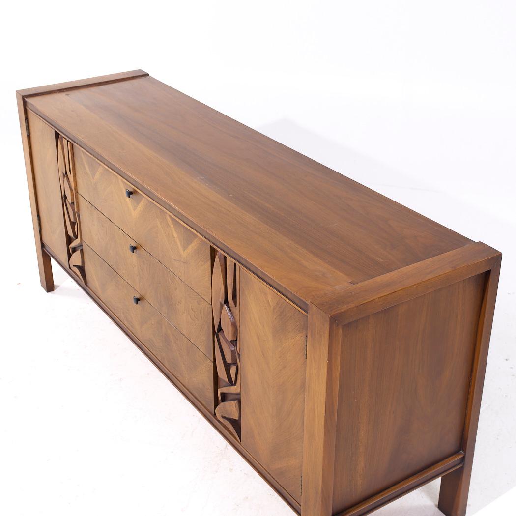 United Mid Century Tiki Walnut Credenza and Hutch For Sale 1