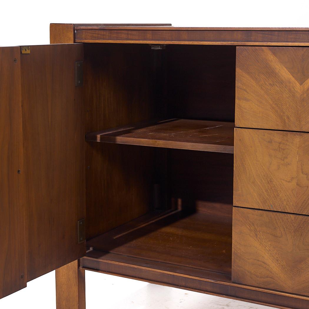 United Mid Century Tiki Walnut Credenza and Hutch For Sale 2