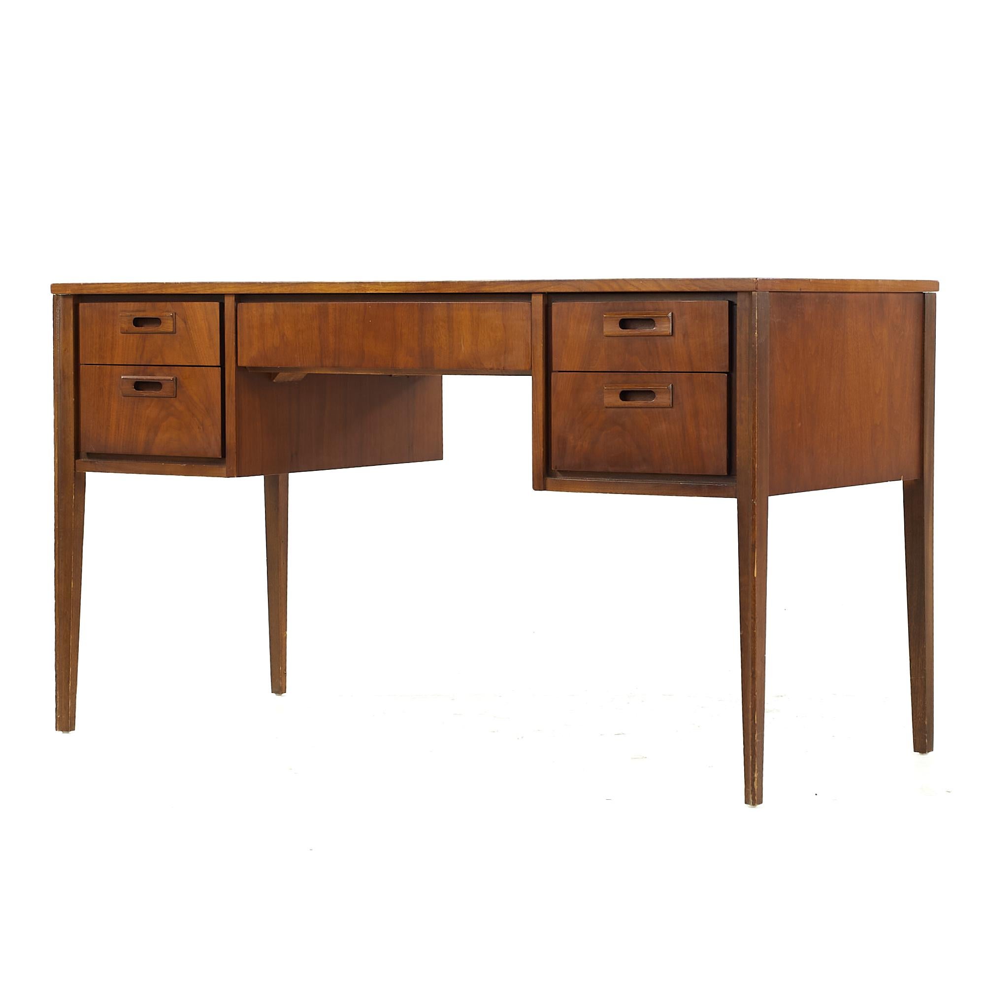 Mid-Century Modern United Midcentury Walnut and Leather Top Desk