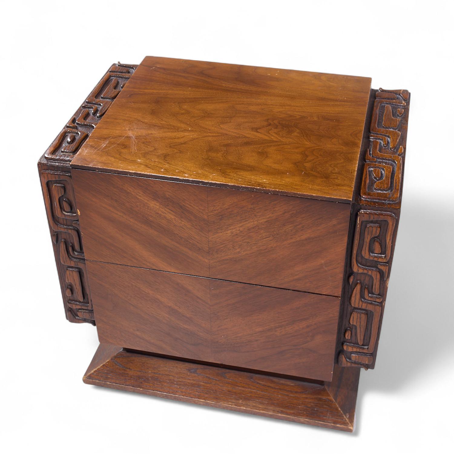 United Mid Century Walnut Tiki Brutalist Nightstands - Pair For Sale 5
