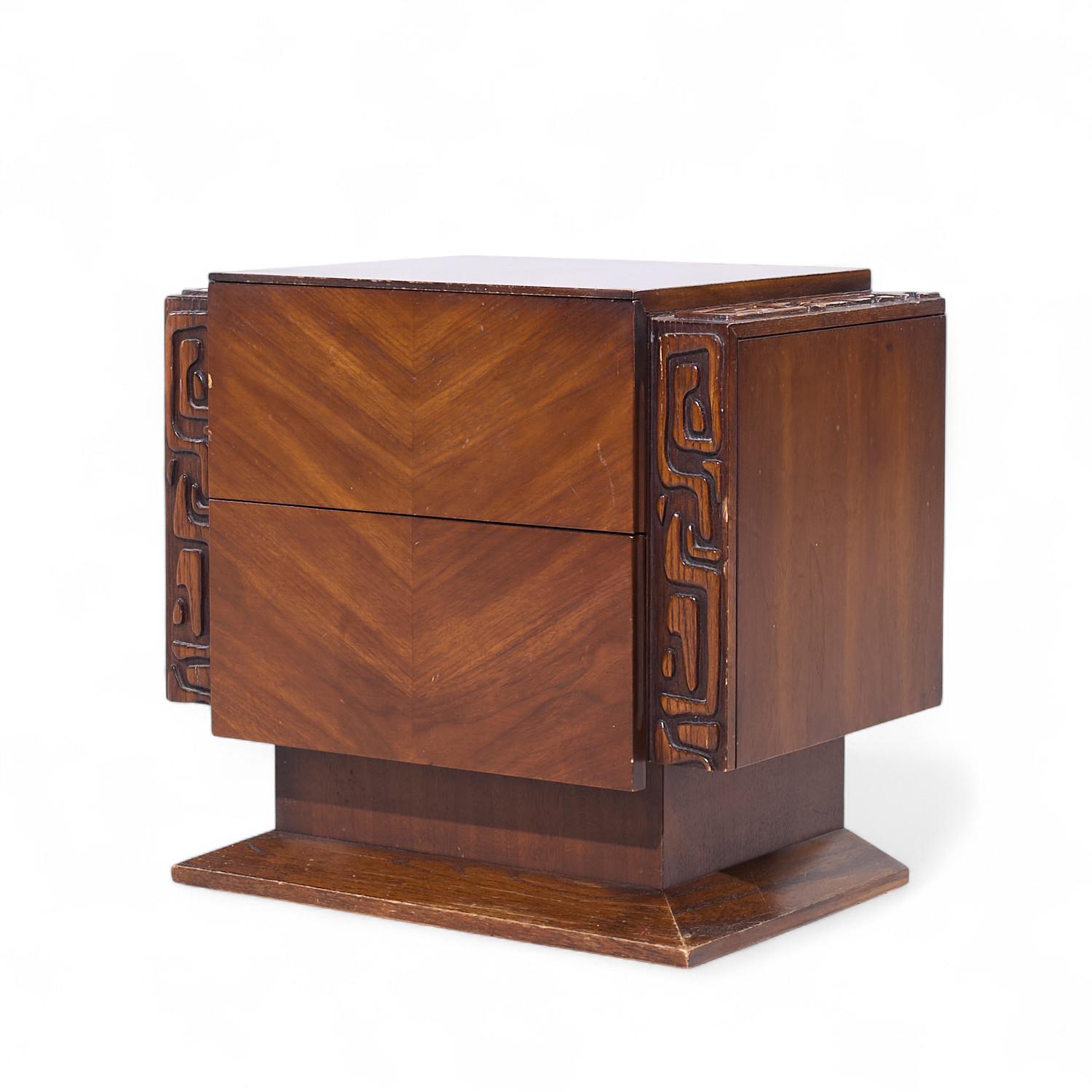 United Mid Century Walnut Tiki Brutalist Nightstands - Pair For Sale 2