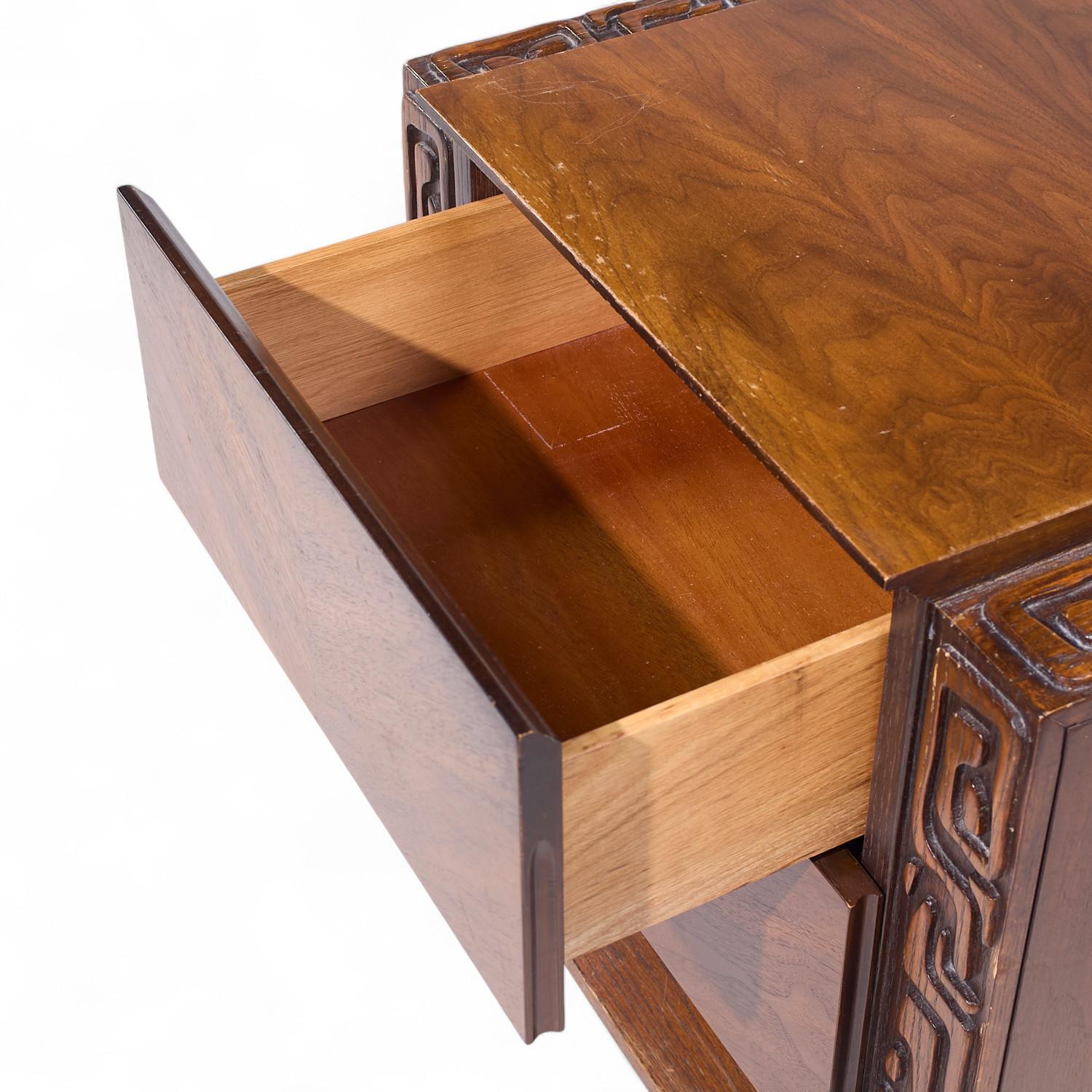 United Mid Century Walnut Tiki Brutalist Nightstands - Pair For Sale 3