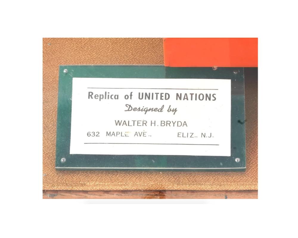 Modell der Vereinten Nationen von W. Bryda, um 1965 im Angebot 1