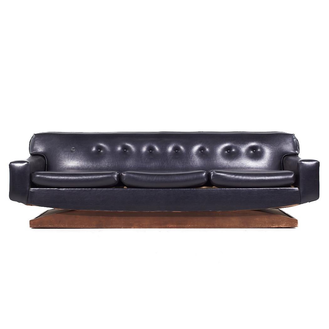 United Style Mid Century Walnut Pedestal Base Sofa

This sofa measures: 90 wide x 32 deep x 28.5 inches high, with a seat height of 17 and arm height of 20.5 inches

All pieces of furniture can be had in what we call restored vintage condition. That