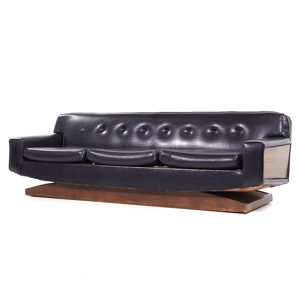 United Style Mid Century Walnuss Pedestal Base Sofa (Moderne der Mitte des Jahrhunderts) im Angebot