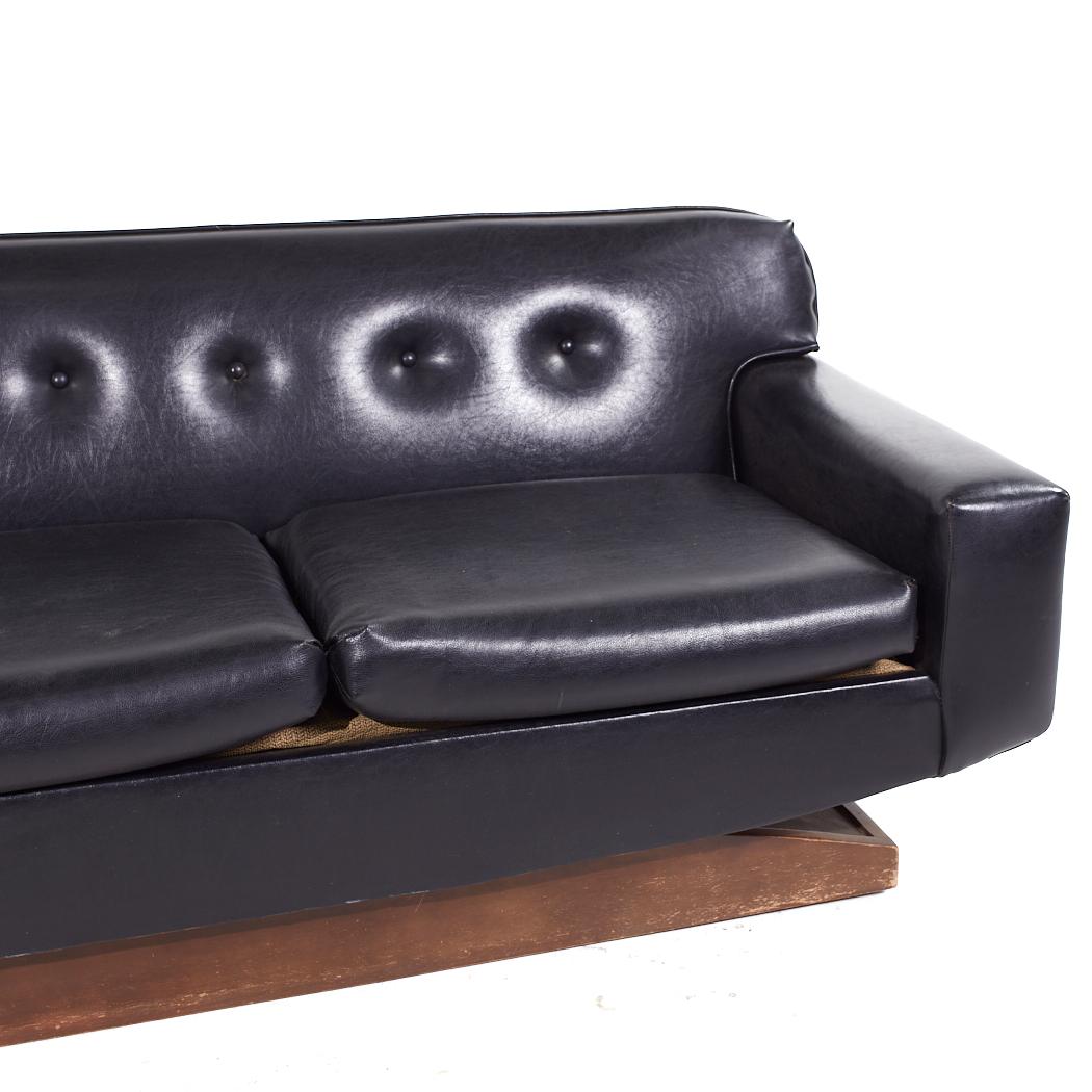 United Style Mid Century Walnut Pedestal Base Sofa For Sale 2