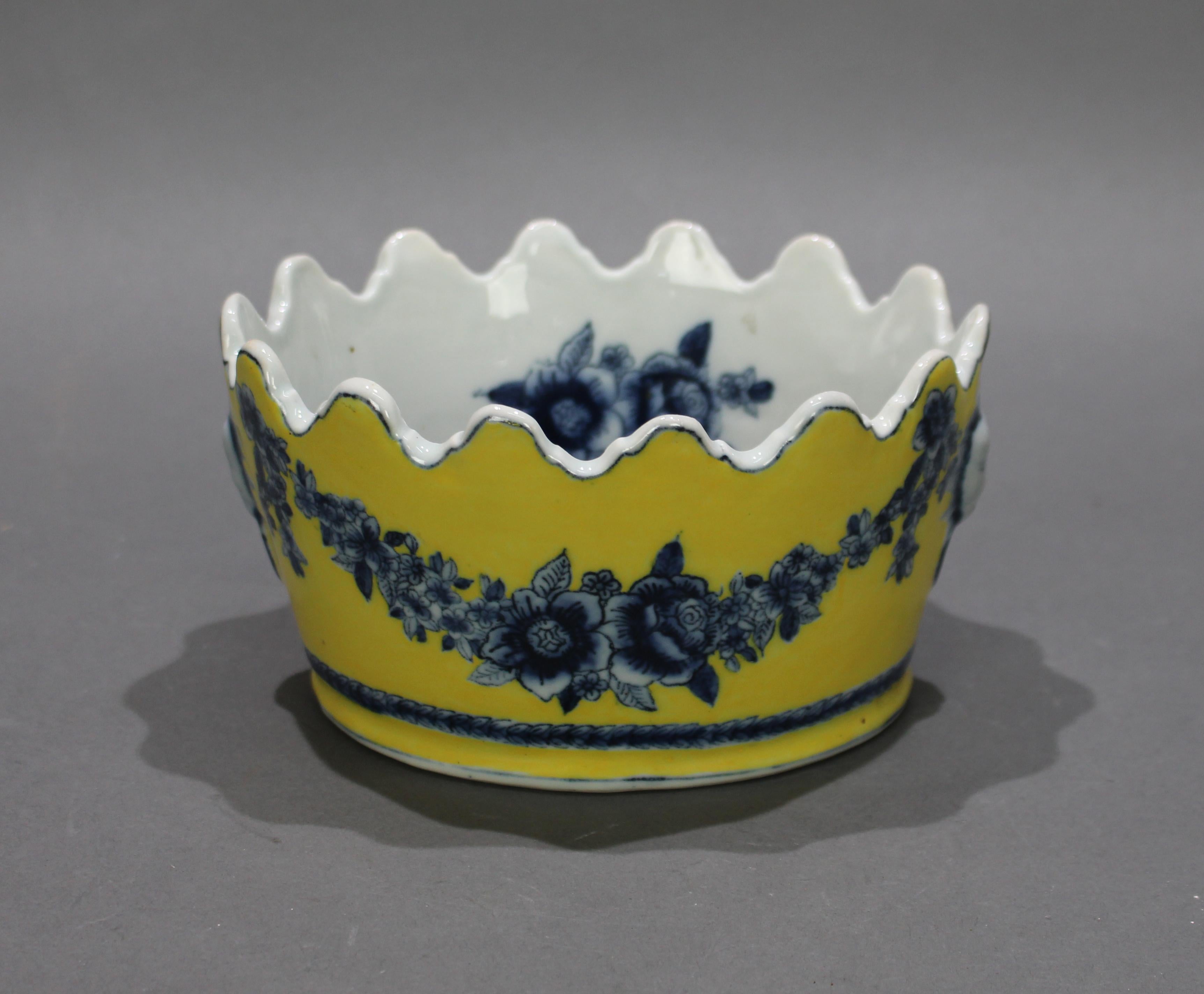 United Wilson Porcelain bowl


20th century. 

Measures 17 x 14 x 9 (height) cm. 

Offered in very good condition; free from chips, cracks or repairs

Imperial Chinese yellow.