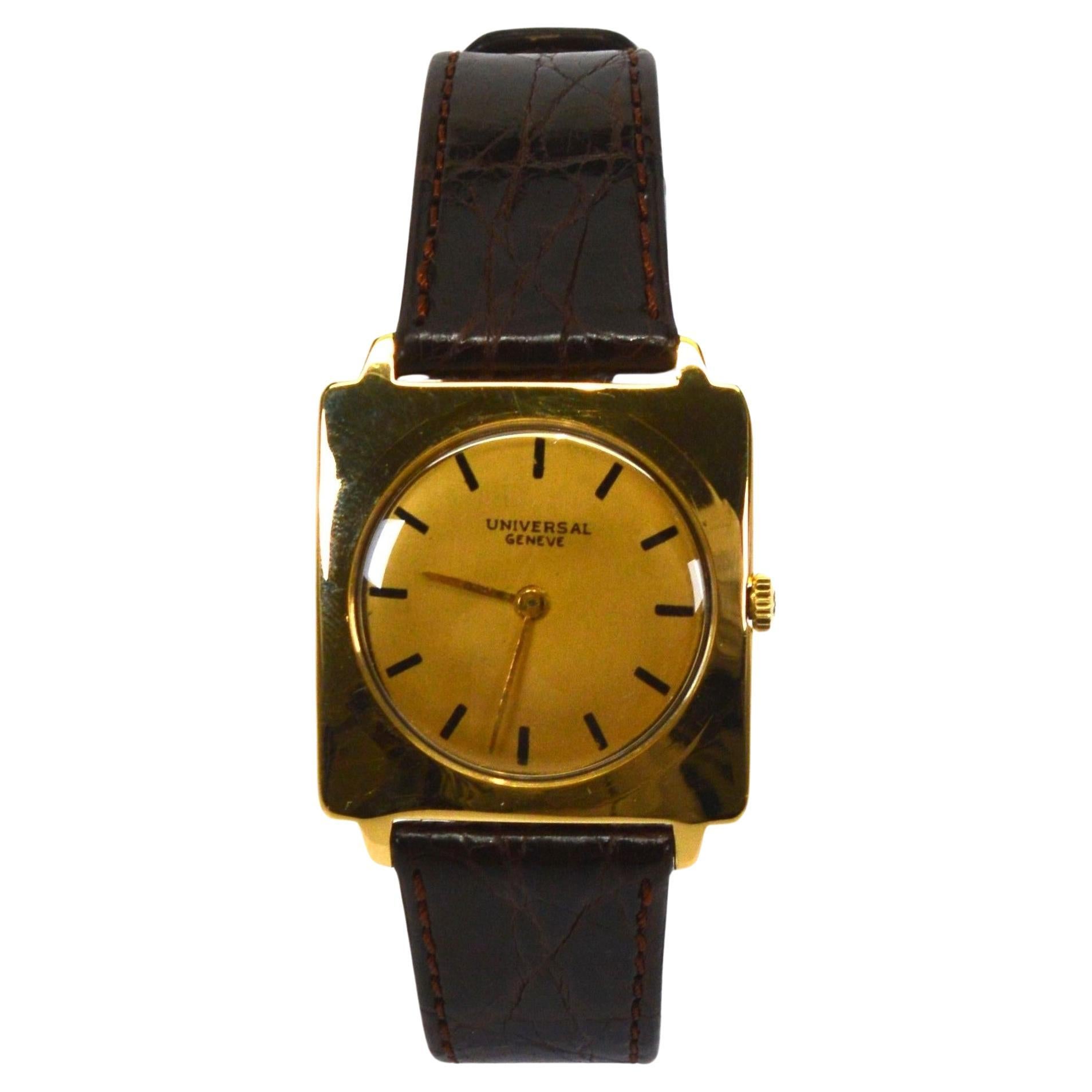Montre-bracelet pour homme Universal en or jaune 18 carats, modèle 820 en vente 1