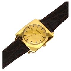 Used Universal 18K Yellow Gold Model 820 Men's Wrist Watch