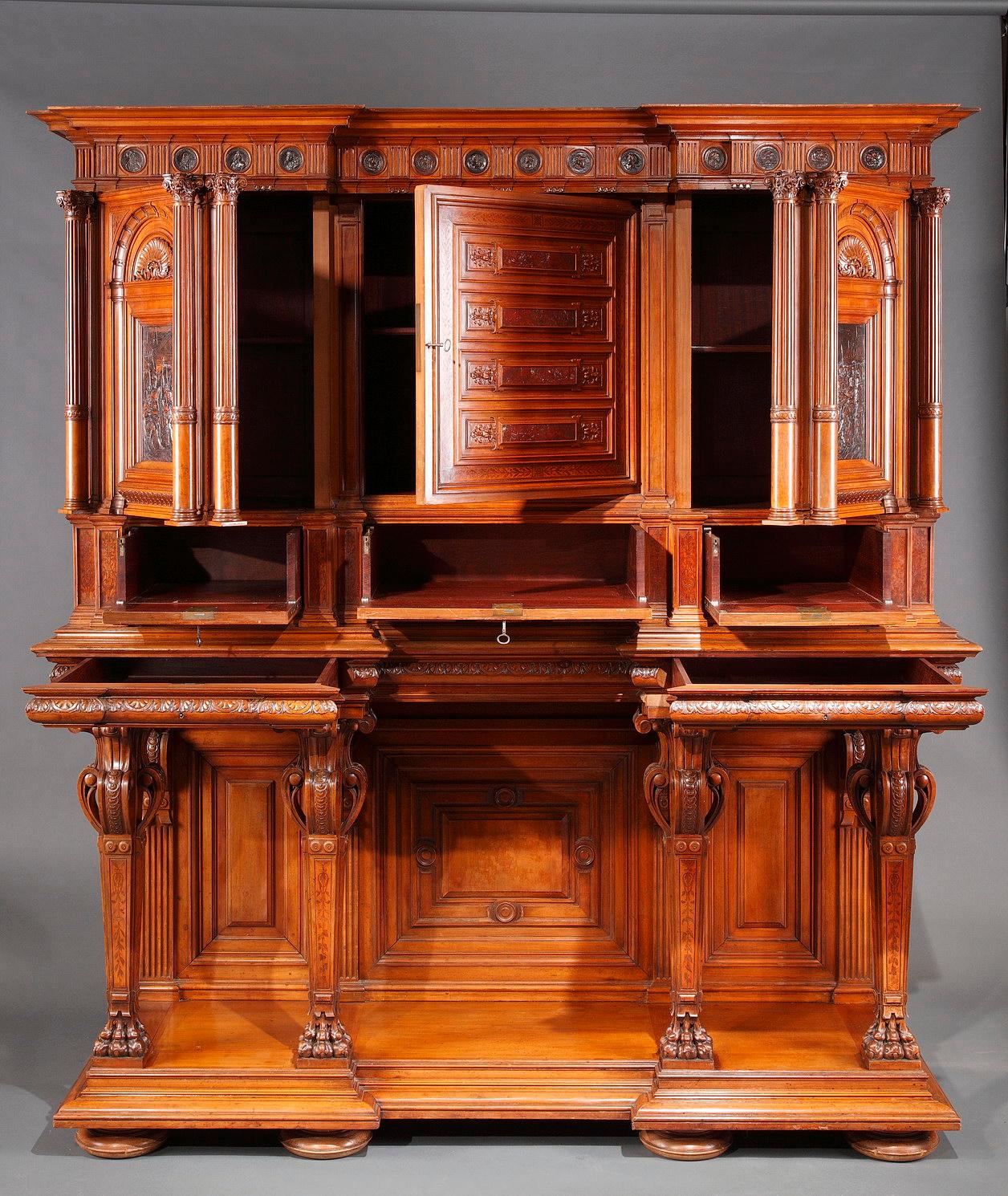 Patiné Cabinet néo-Renaissance de G.F. Quignon:: Exposition universelle de Paris 1889 en vente