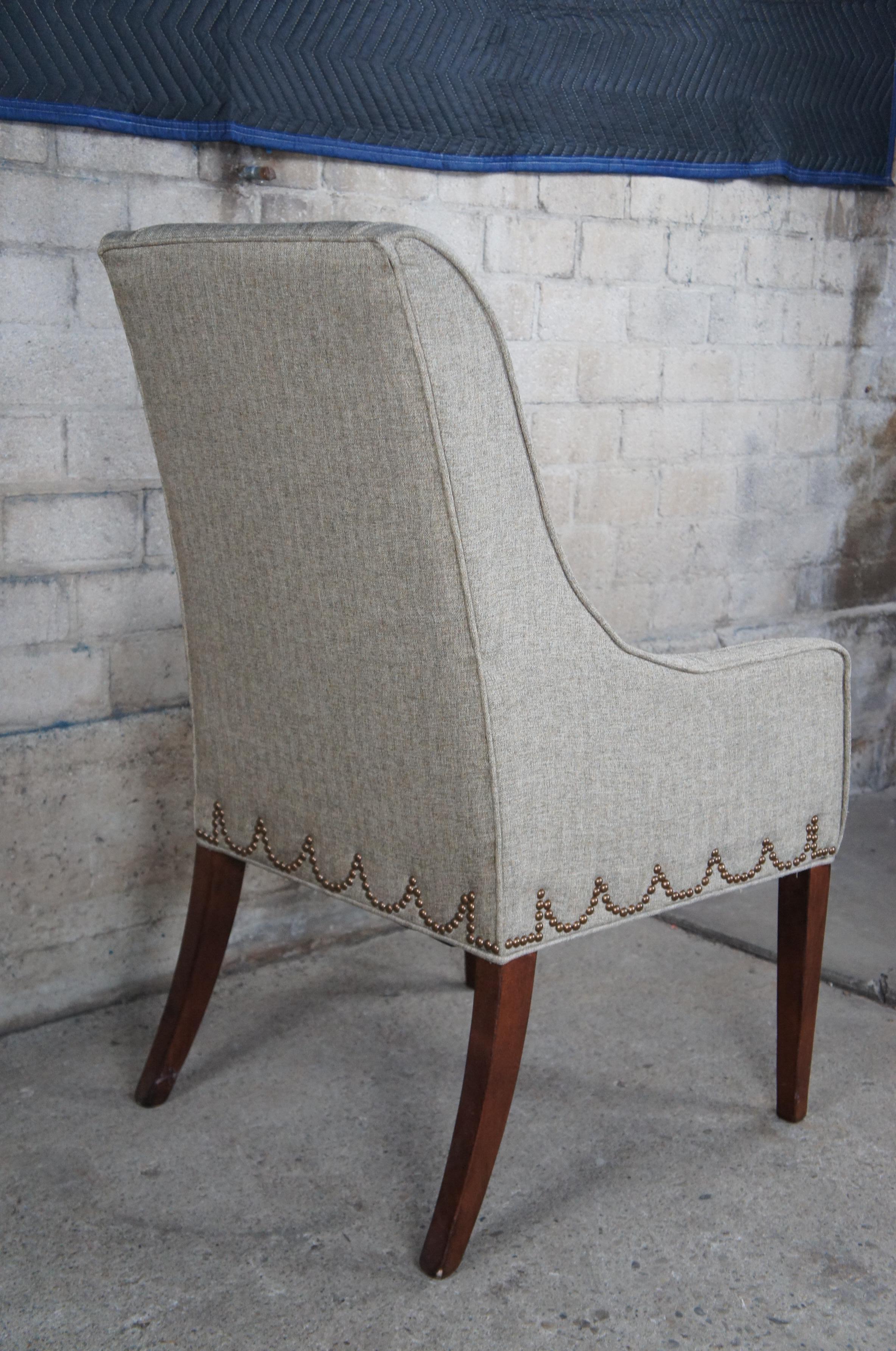 Universal Furniture Hepplewhite Stil Modern Grauer Sessel ohne Armlehne Nailhead (Polster) im Angebot