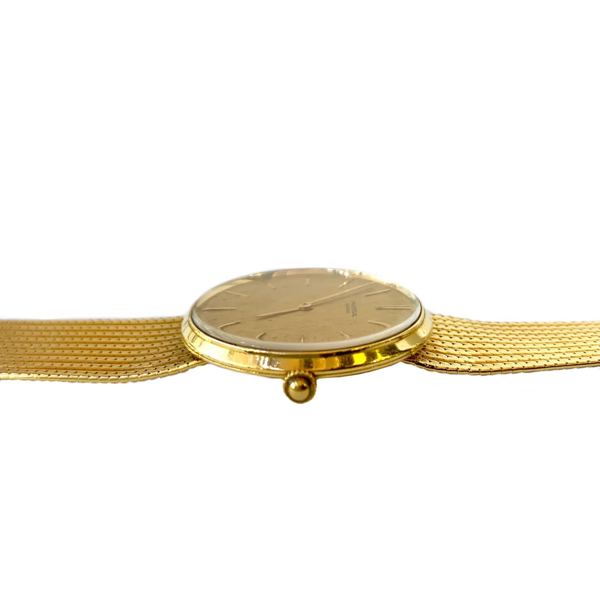 Modern Vintage Universal Geneve 18 Karat Yellow Gold Wristwatch 1960s