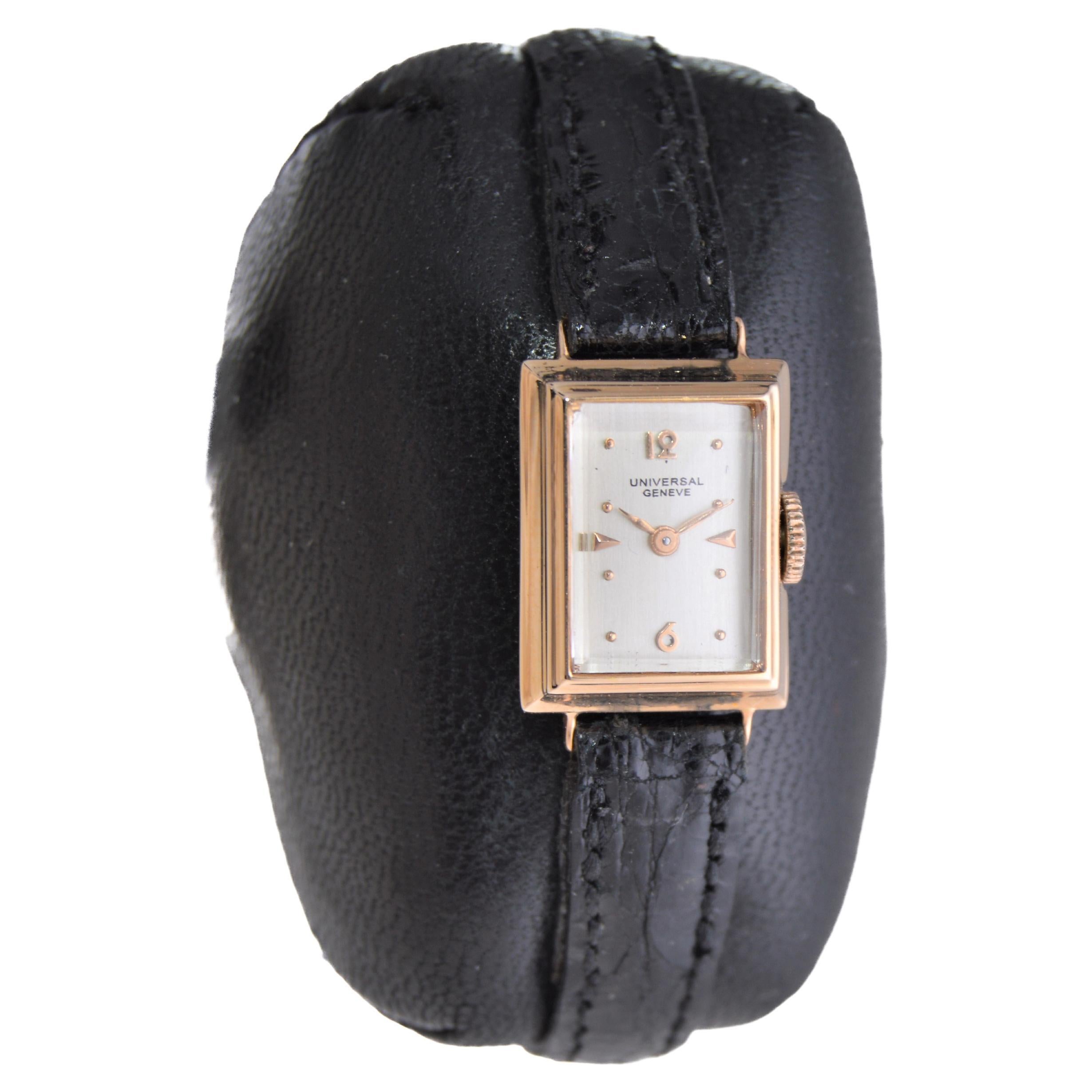 Universal Geneve 18Kt. Rose Gold Art Deco Ladies Watch circa 1940's For Sale 1