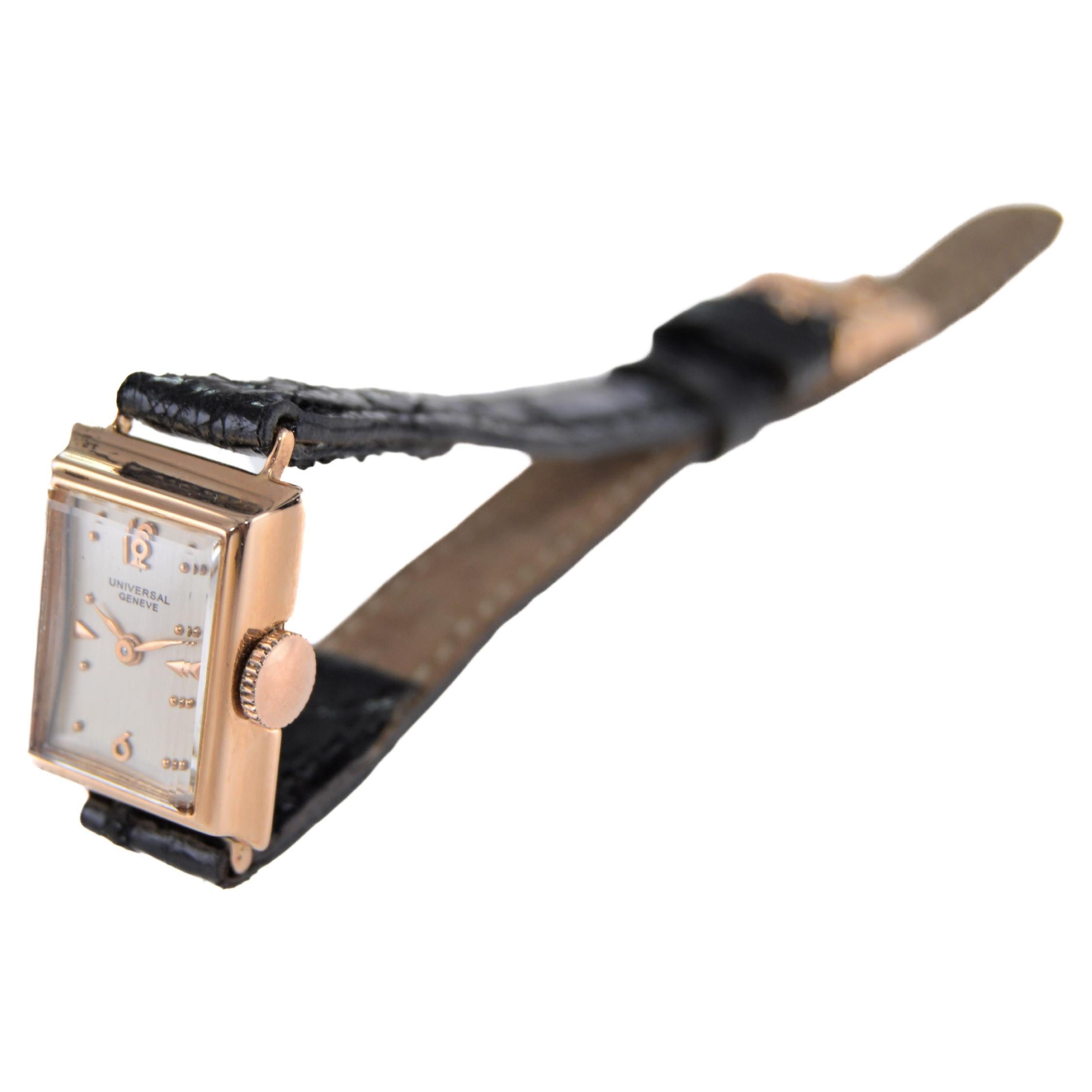 Universal Geneve 18Kt. Rose Gold Art Deco Ladies Watch circa 1940's For Sale 2