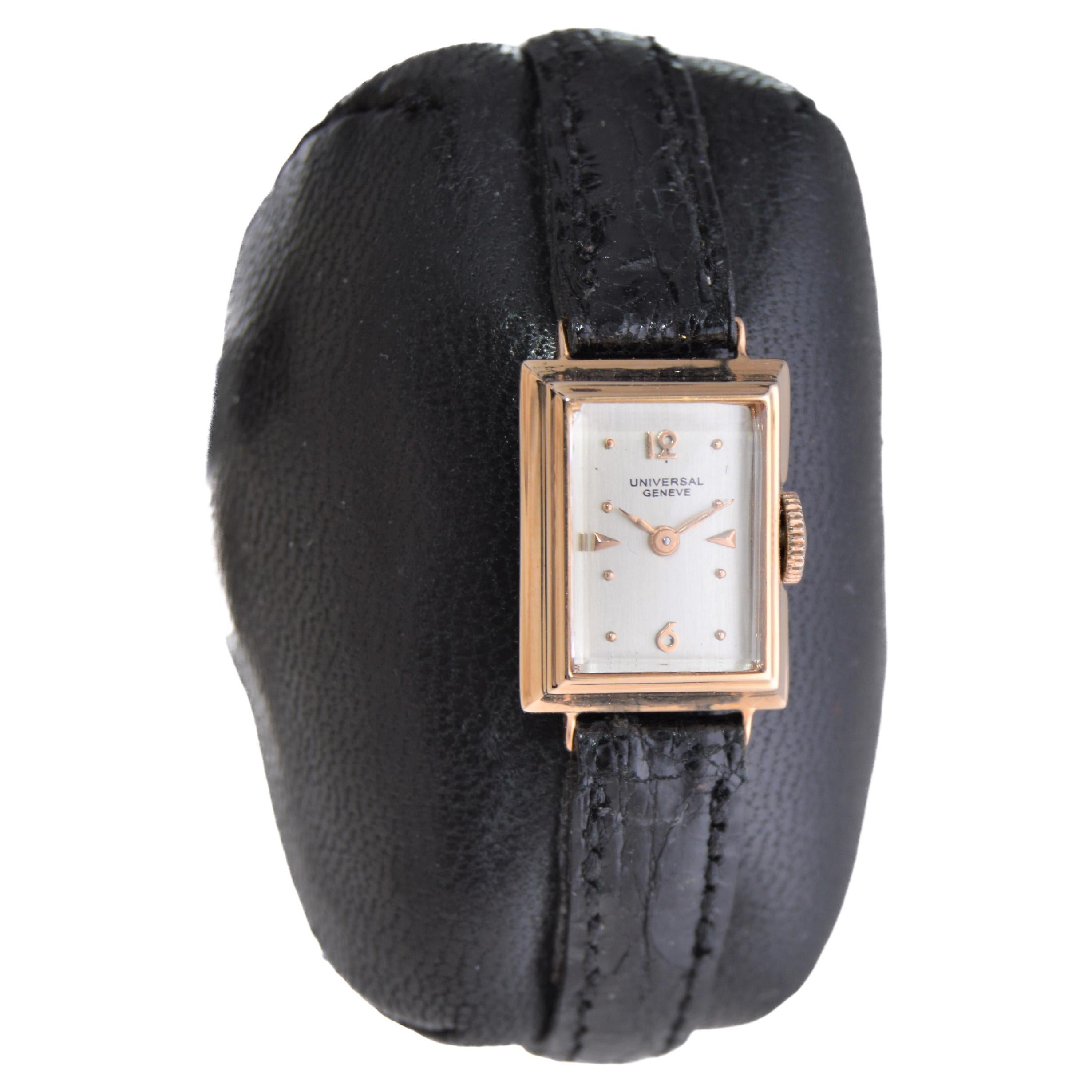 Universal Geneve 18Kt. Rose Gold Art Deco Ladies Watch circa 1940's For Sale