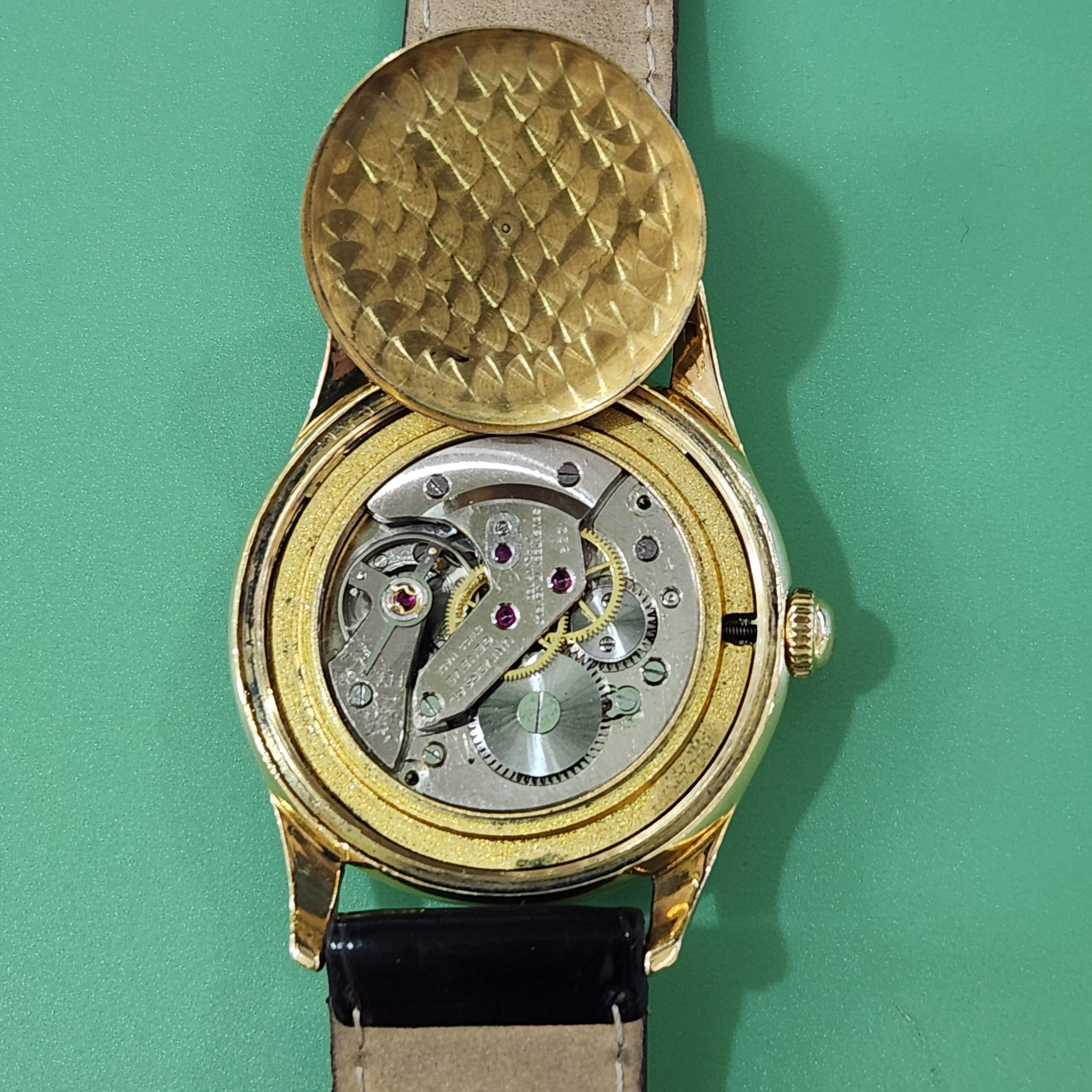 Universal Geneve Oro massiccio 18Kt Quadrante originale tornito 1950 in vendita 10