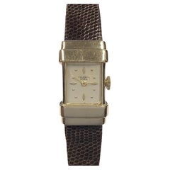 Universal Geneve 1940s Yellow Gold Top Hat Case Ladies Mechanical Wrist Watch