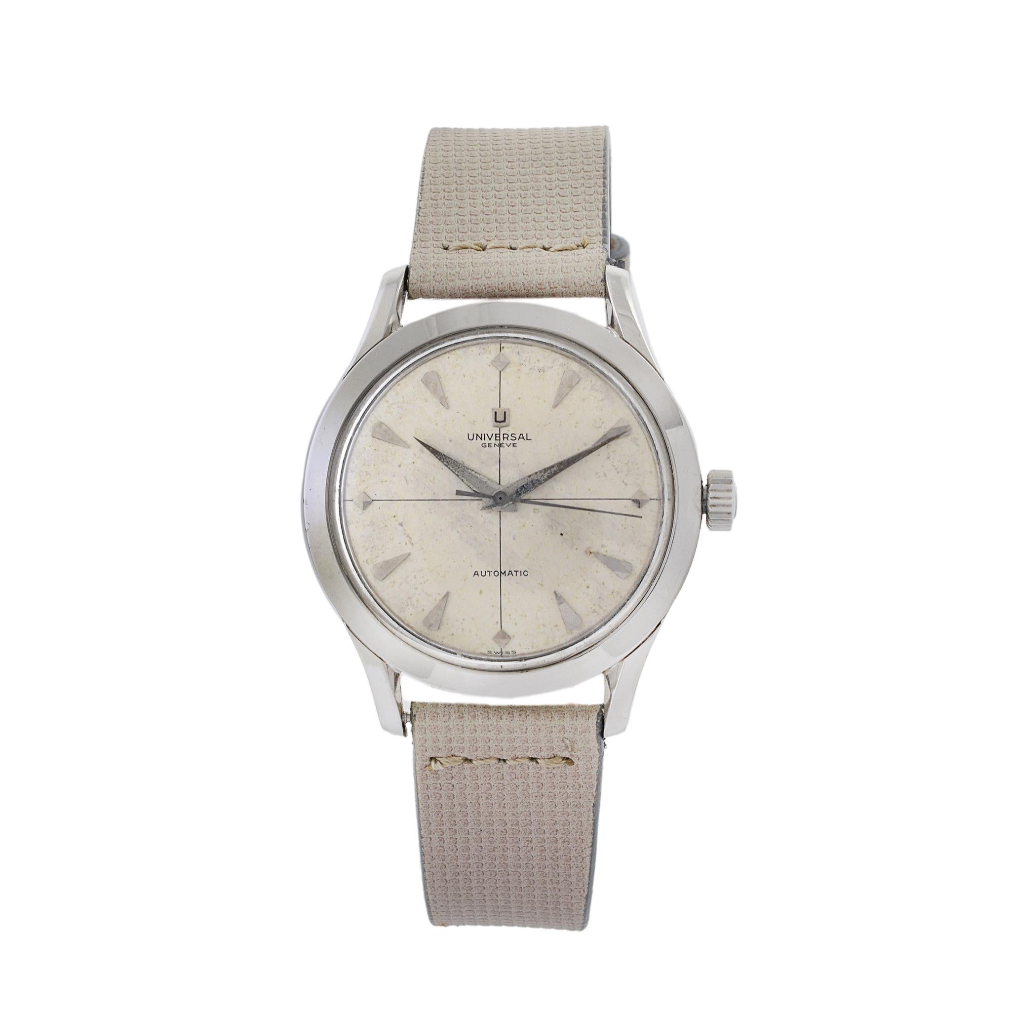Universal Genève is more well known for its sports models, but they were also proud makers of beautiful and interesting dress watches. With clear 1950s style, the case has a clean and straightforward case design with a wide-set bezel that adds to
