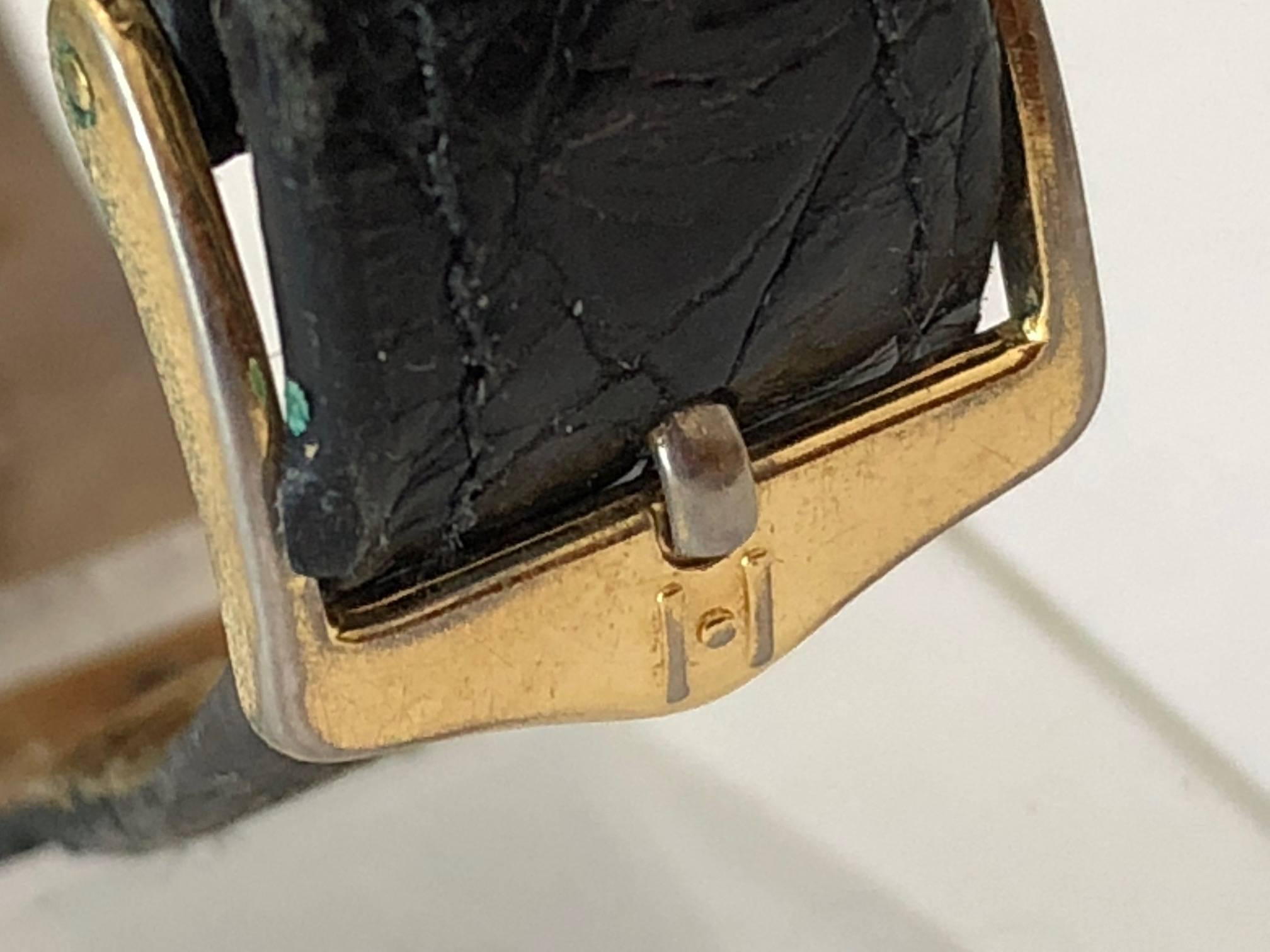 Moderne Universal Geneve Montre habillée en or 18 carats