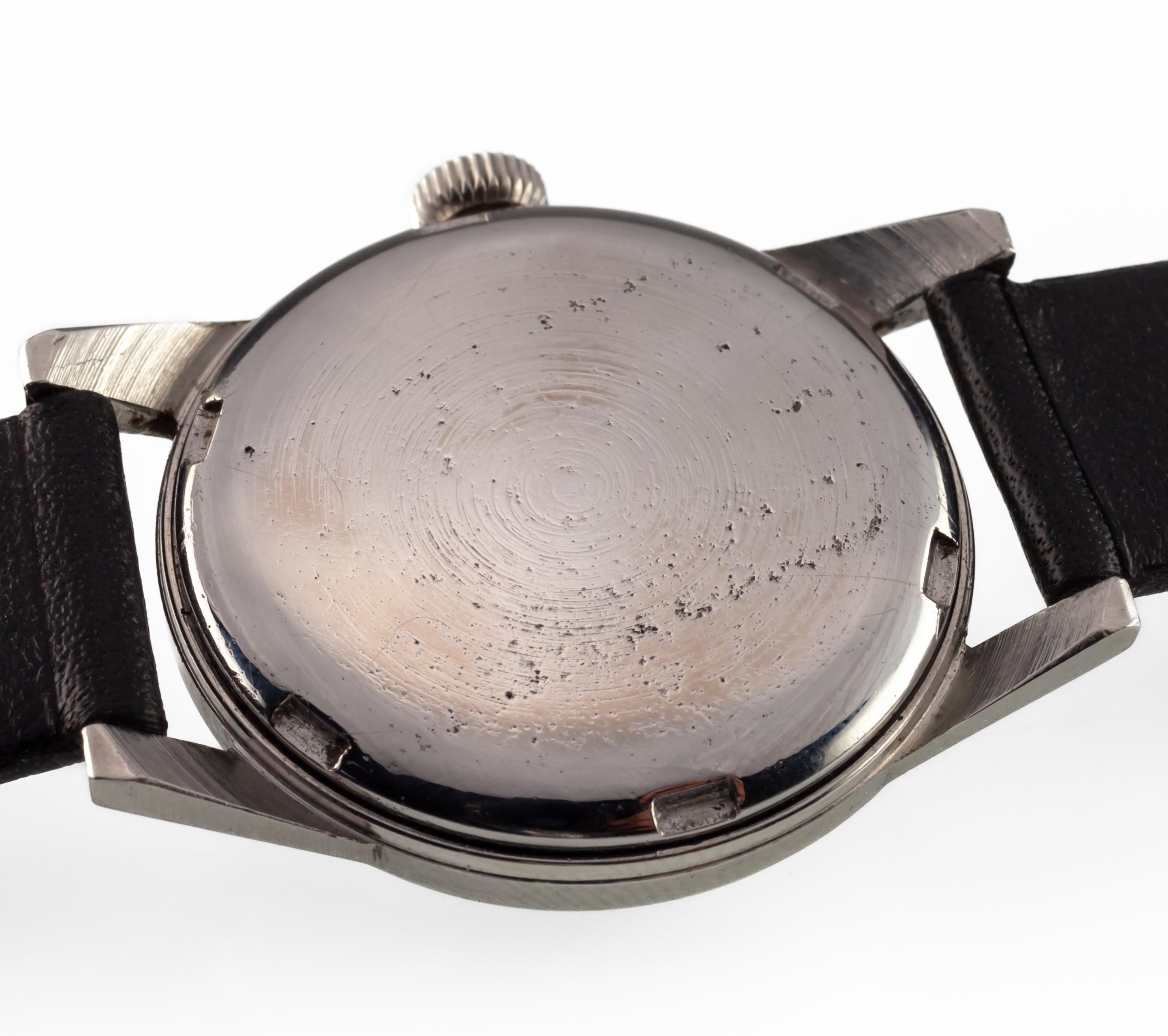 Universal Geneve Montre pivotante en acier inoxydable à remontage manuel avec bracelet en cuir pour hommes #263 en vente 4
