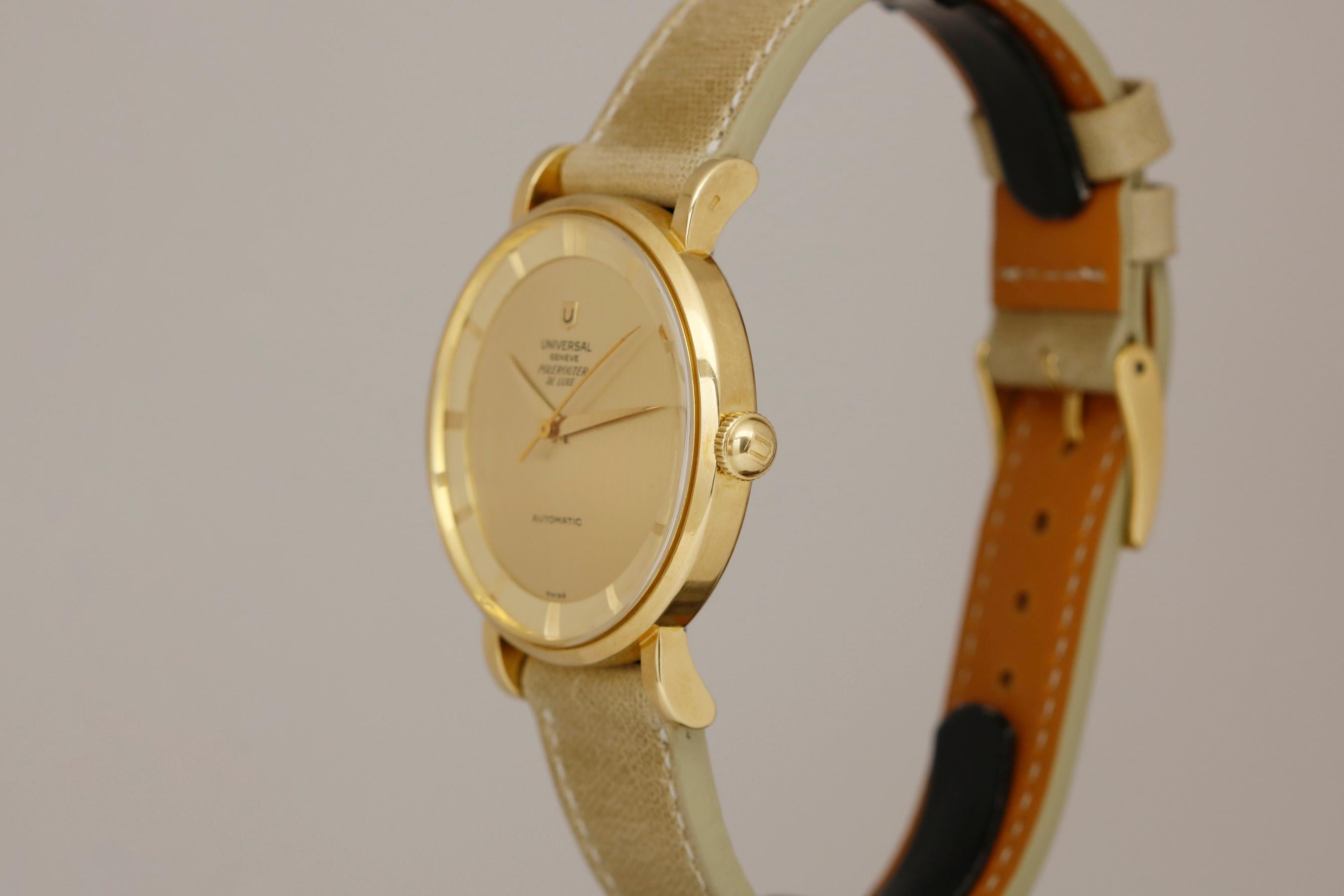 Universal Geneve Polerouter De Luxe Ref B10234 1 Yellow Gold Wristwatch c. 1950 In Good Condition In Miami Beach, FL