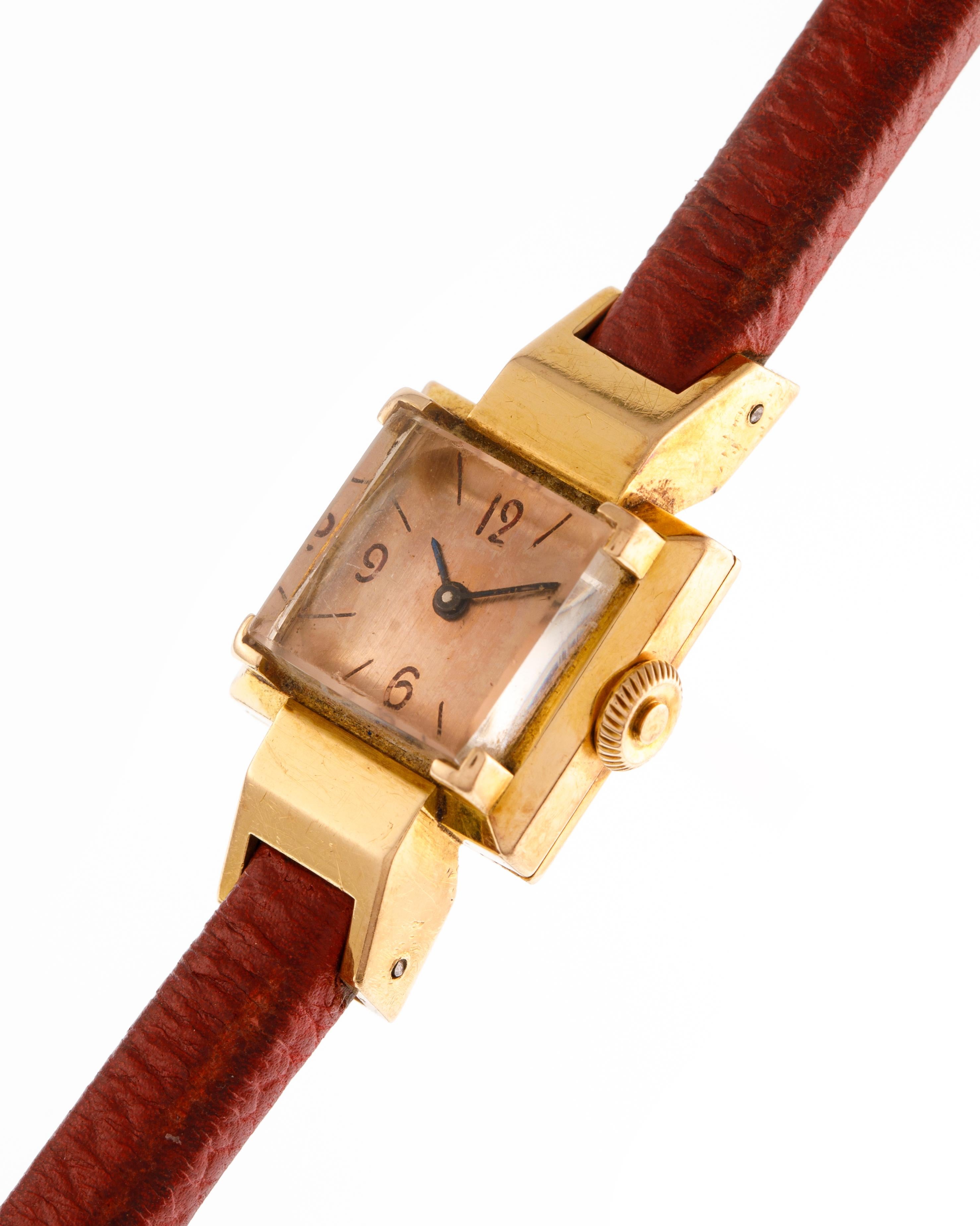 Universal Genève Retailed by Hermès Wrist Watch 18 Carat Yellow Gold In Good Condition For Sale In Milan, IT