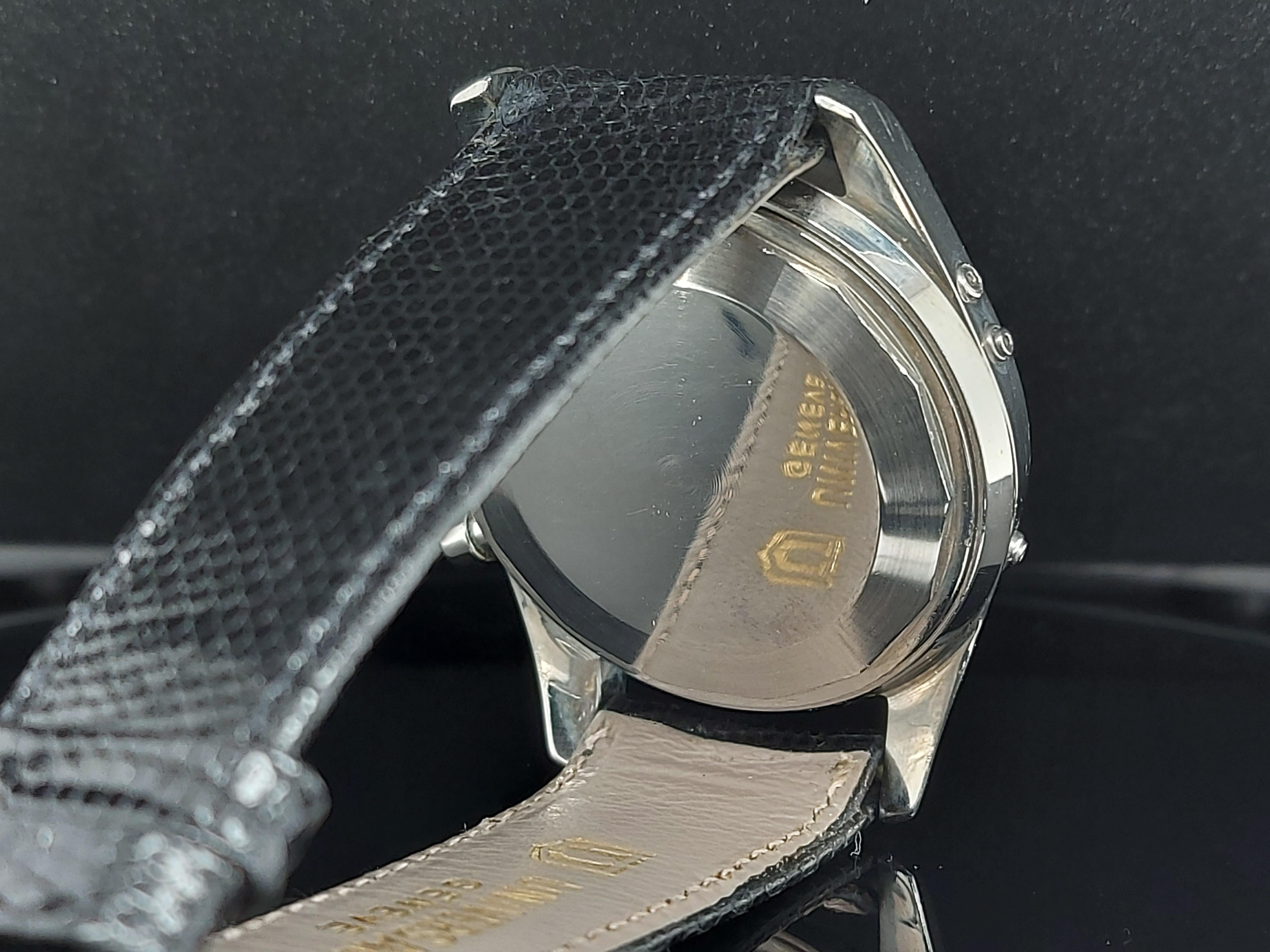 Universal Genève Tri Compax Chronograph Ref 222100, Rare Collector Watch en vente 6