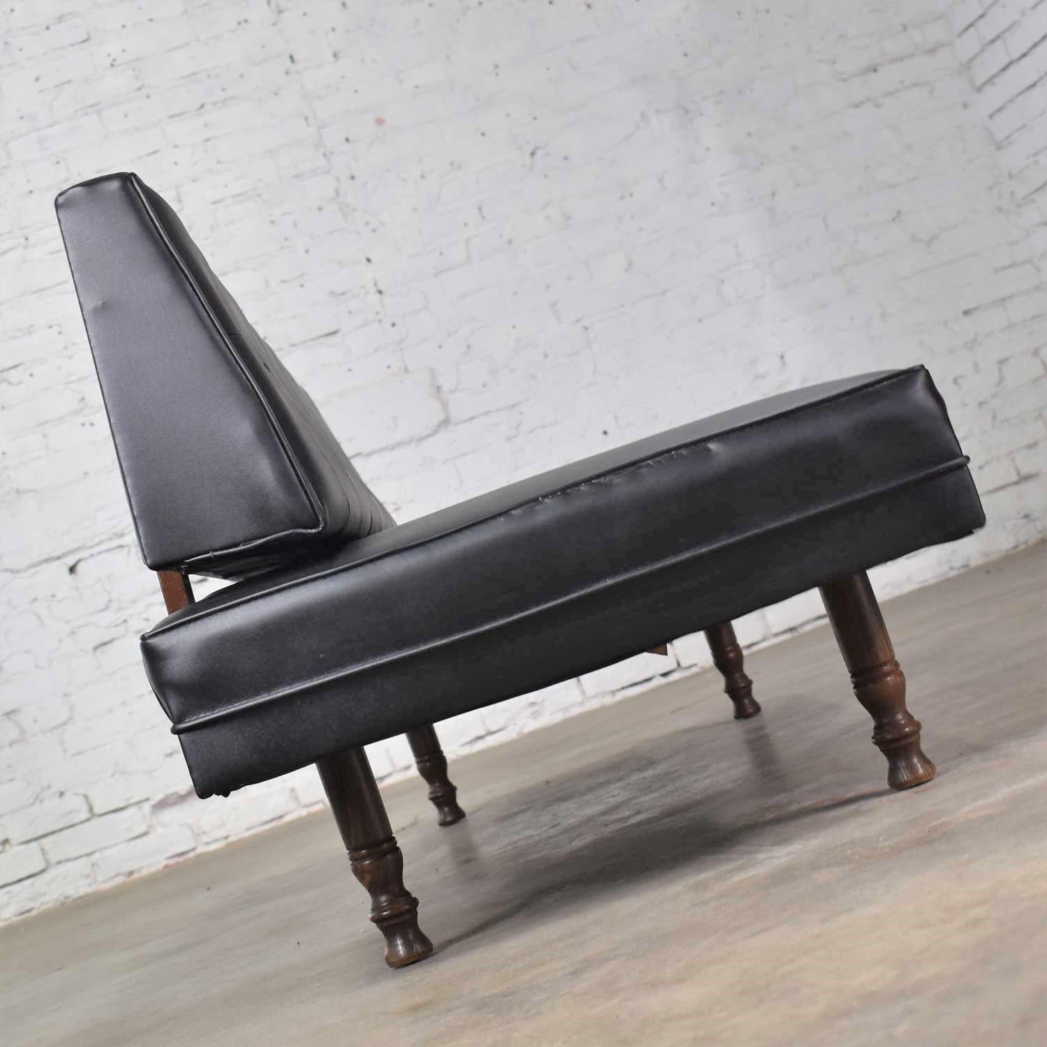 Universal of High Point Midcentury Midcentury Black Vinyl Faux Leather Convertible Sofa en vente 1