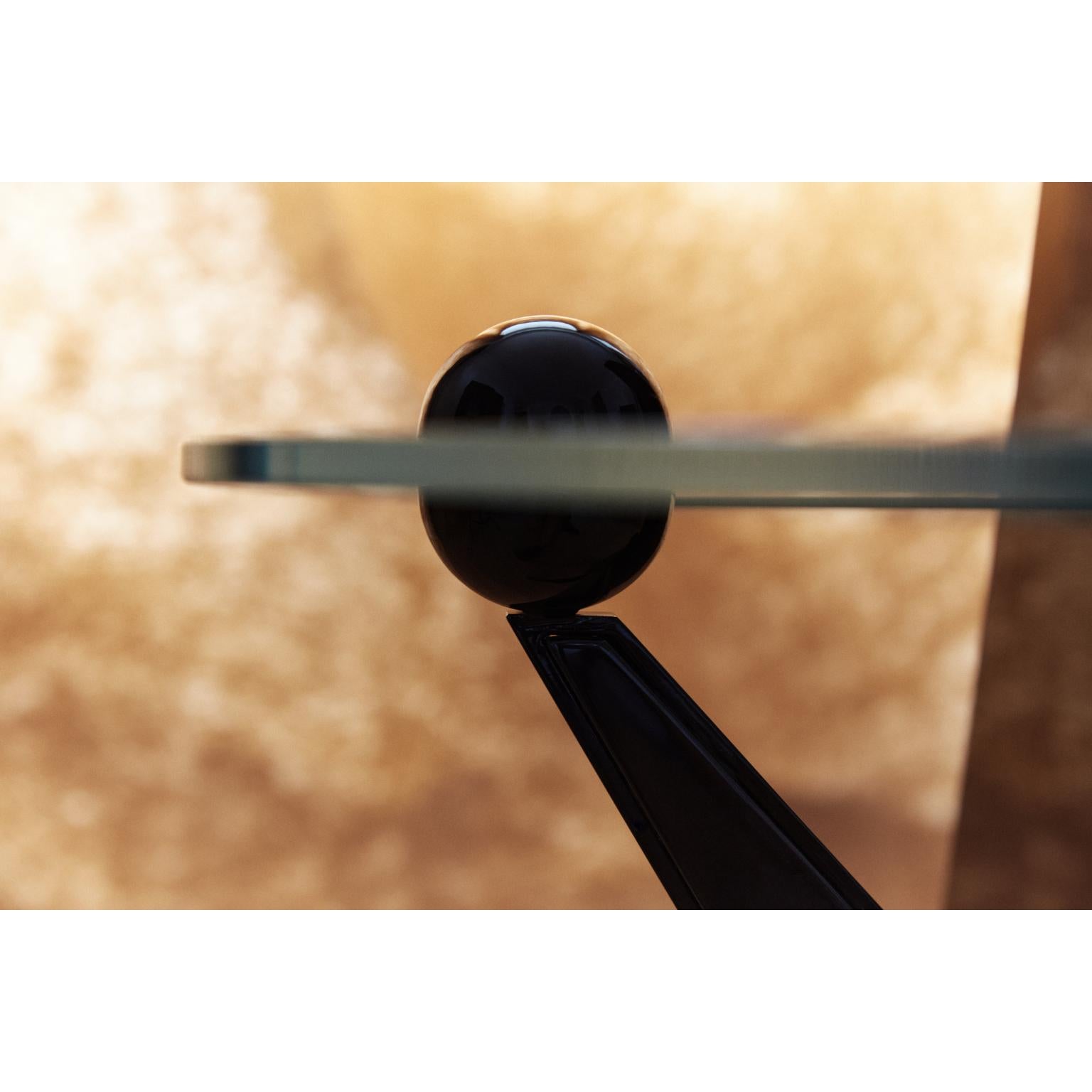 Moderne Table d'appoint Universe en métal, laiton, laque et verre trempé par Artempo en vente