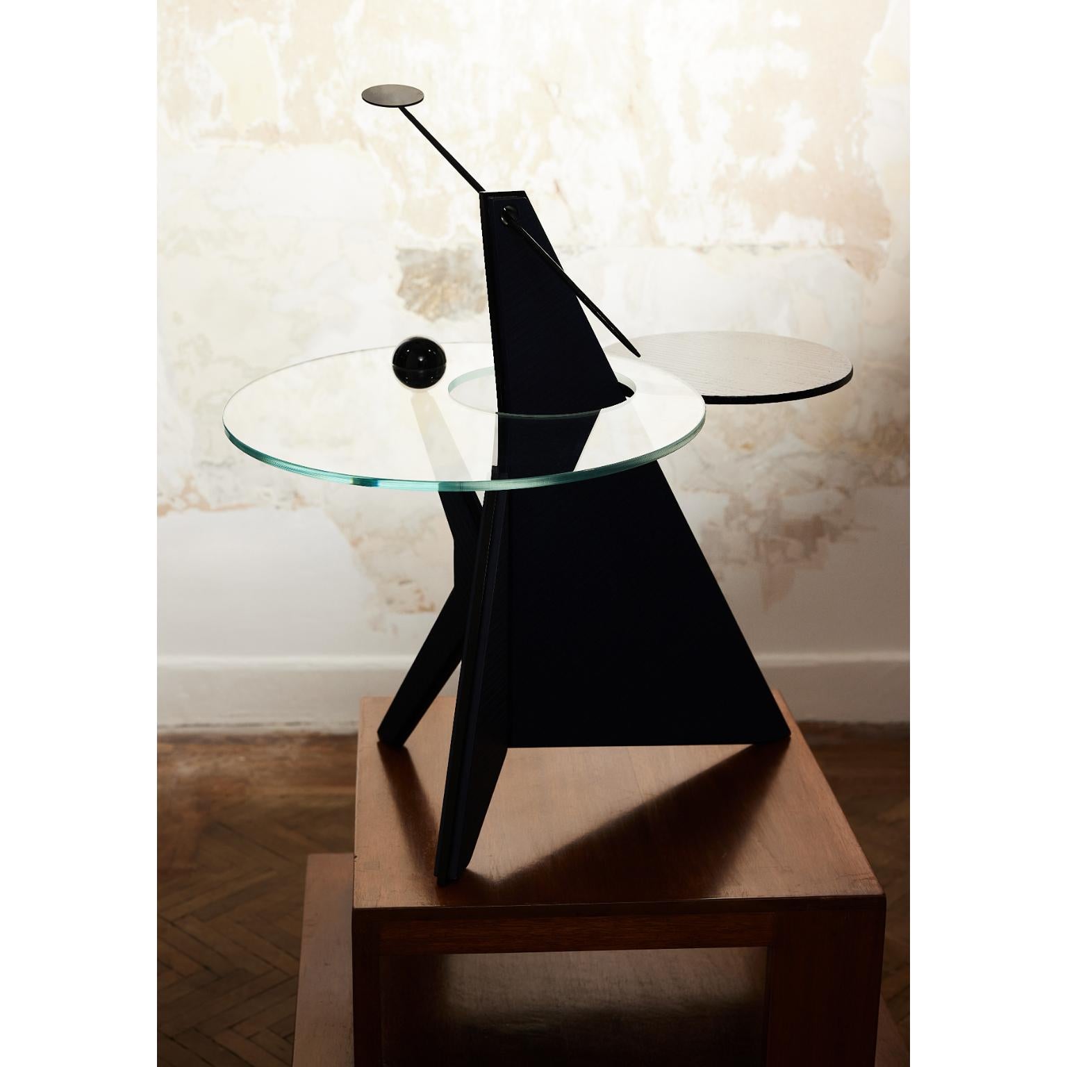 Chinois Table d'appoint Universe en métal, laiton, verre trempé et Wood Wood bleu par Artempo en vente