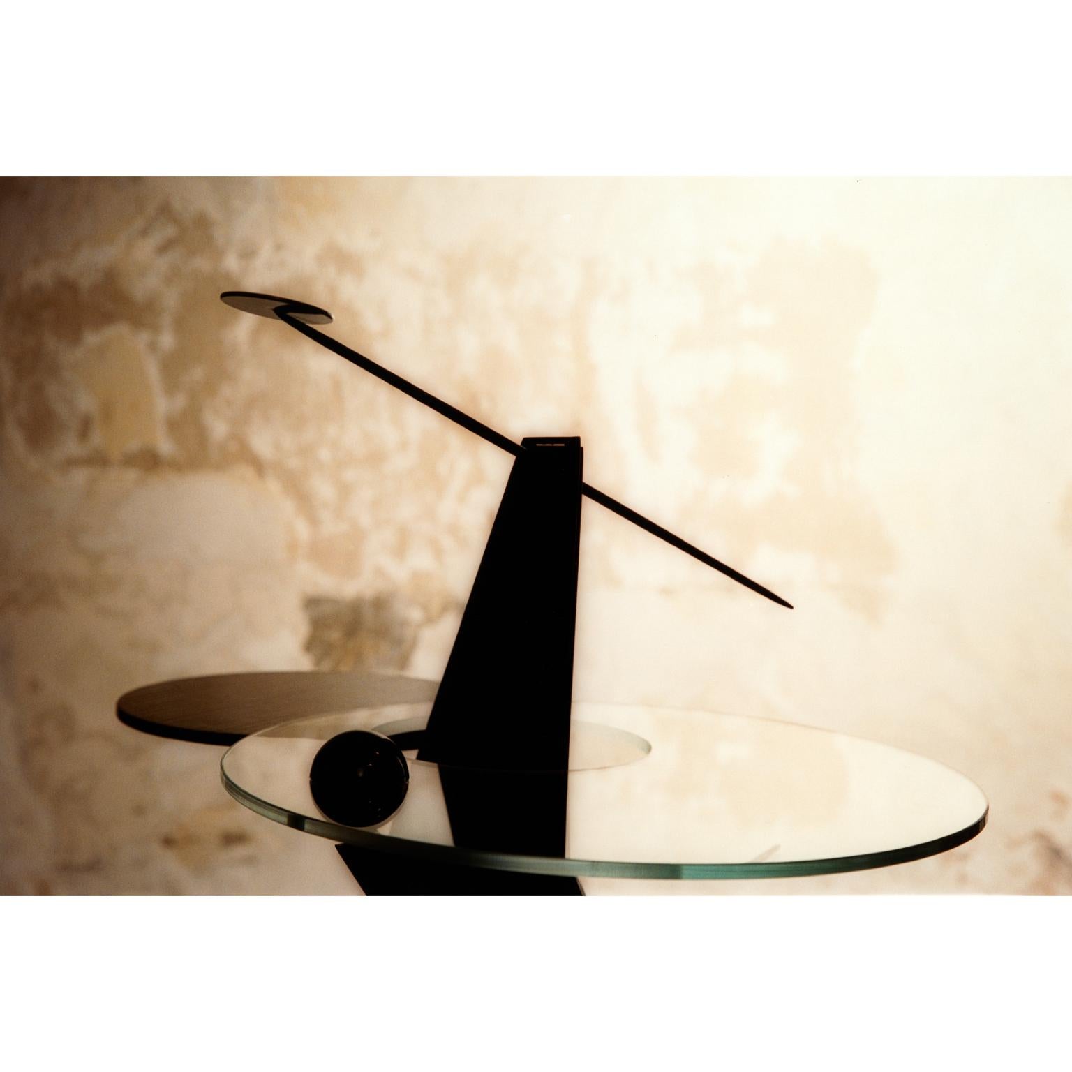 Table d'appoint Universe en métal, laiton, verre trempé et Wood Wood bleu par Artempo Neuf - En vente à Geneve, CH