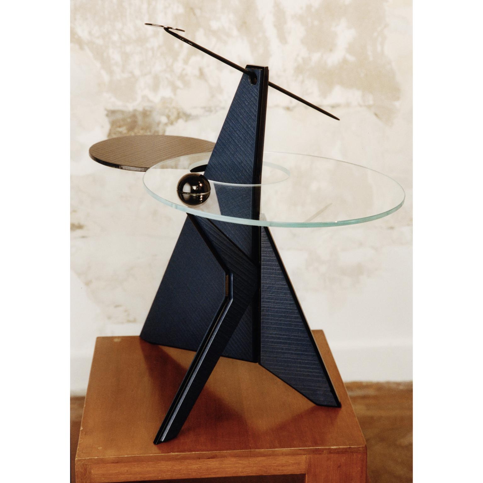 Métal Table d'appoint Universe en métal, laiton, verre trempé et Wood Wood bleu par Artempo en vente