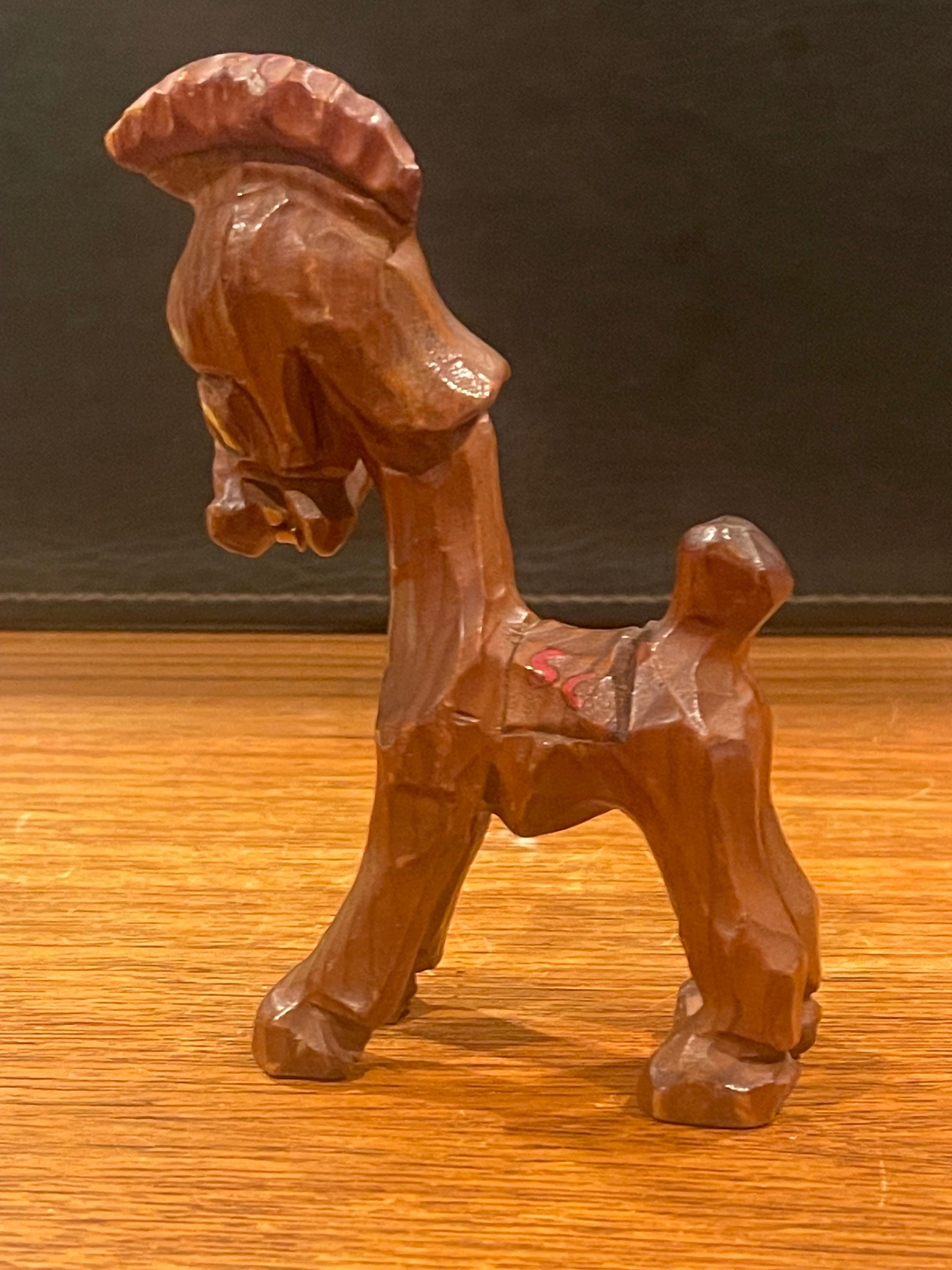 Reisender Mascot-Holzschnitzerei von Carter Hoffman, University of Southern California (Handgeschnitzt) im Angebot