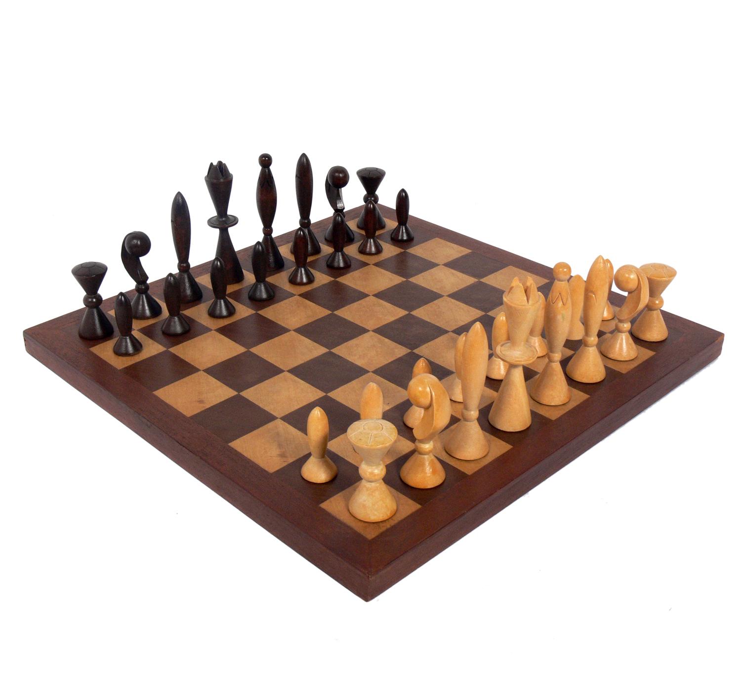 "Universum" Chess Set Designed by Arthur Elliot for ANRI, Italy