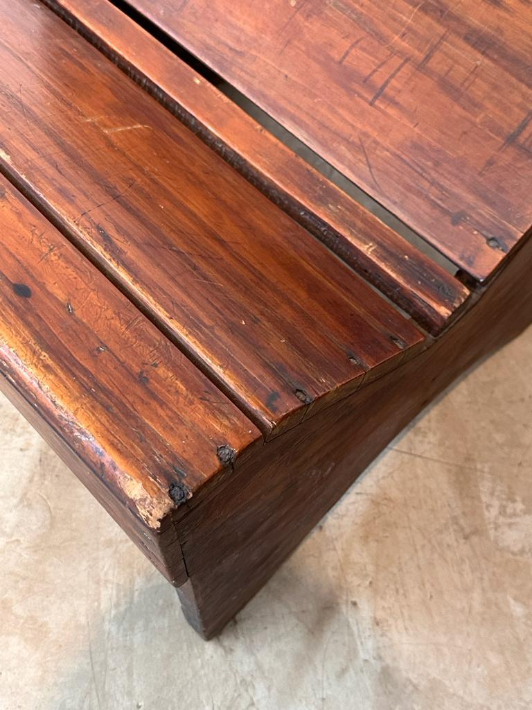 Unknown Designer. 19th Century Brazilian Bench in Wood In Good Condition For Sale In Sao Paulo, SP