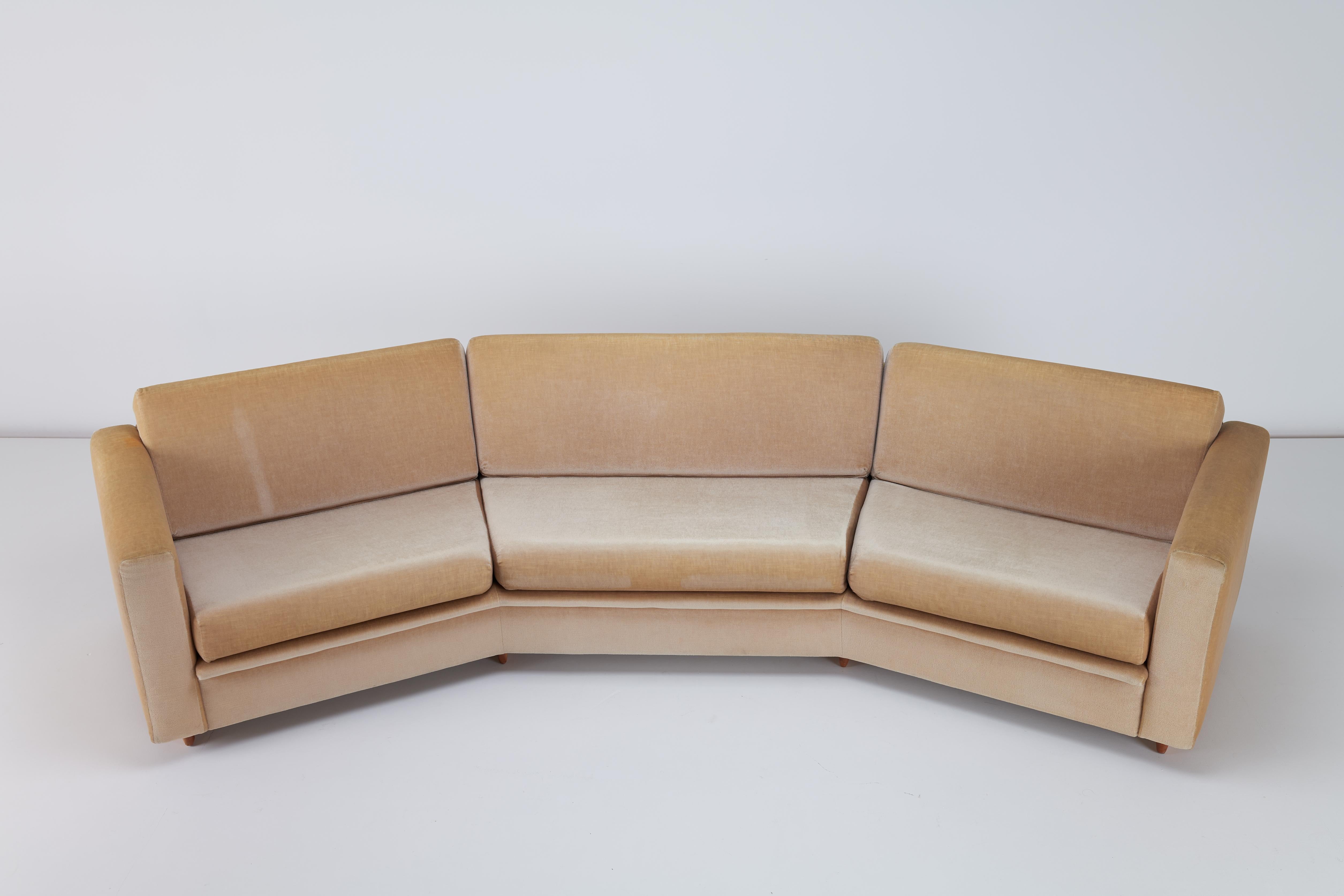 Italian Large Octagonal Velvet Sofa, c1970s In Good Condition For Sale In Uxbridge, GB