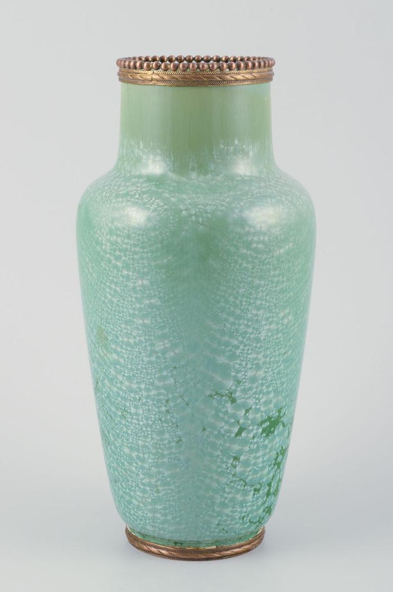 Francese Unknown French ceramicist. Vase of stoneware. Crystal glaze in green tones. in vendita