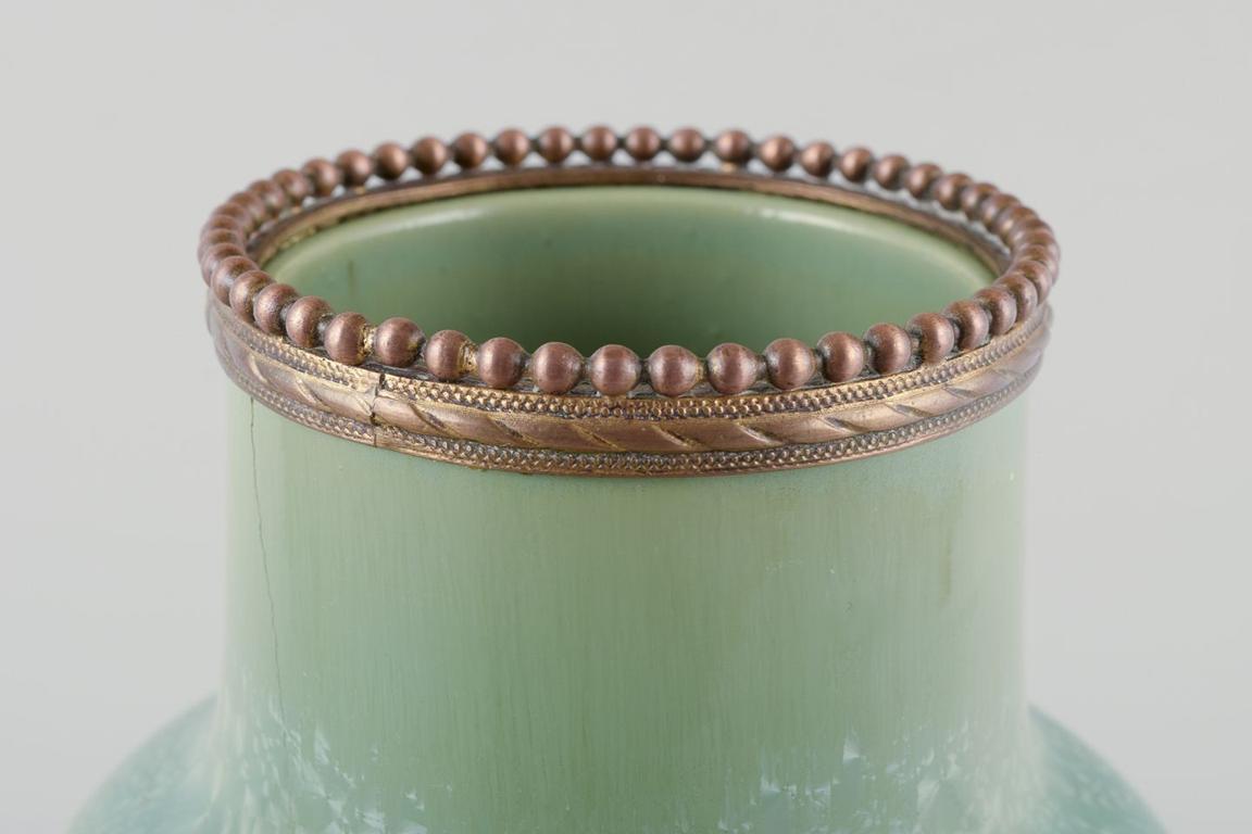 Smaltato Unknown French ceramicist. Vase of stoneware. Crystal glaze in green tones. in vendita