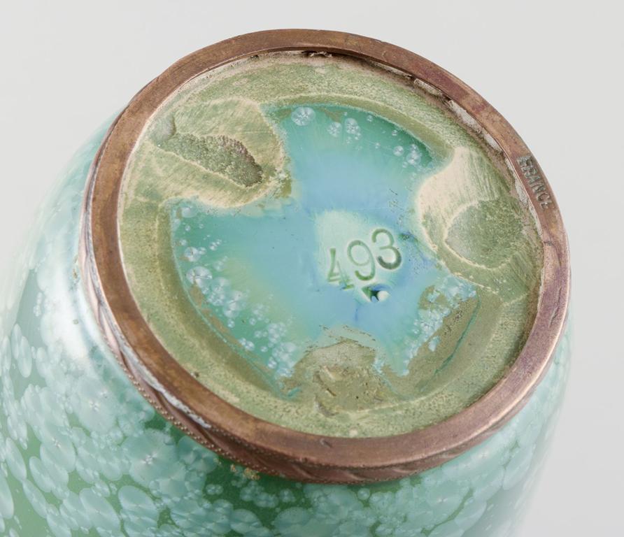 Grès porcellanato Unknown French ceramicist. Vase of stoneware. Crystal glaze in green tones. in vendita