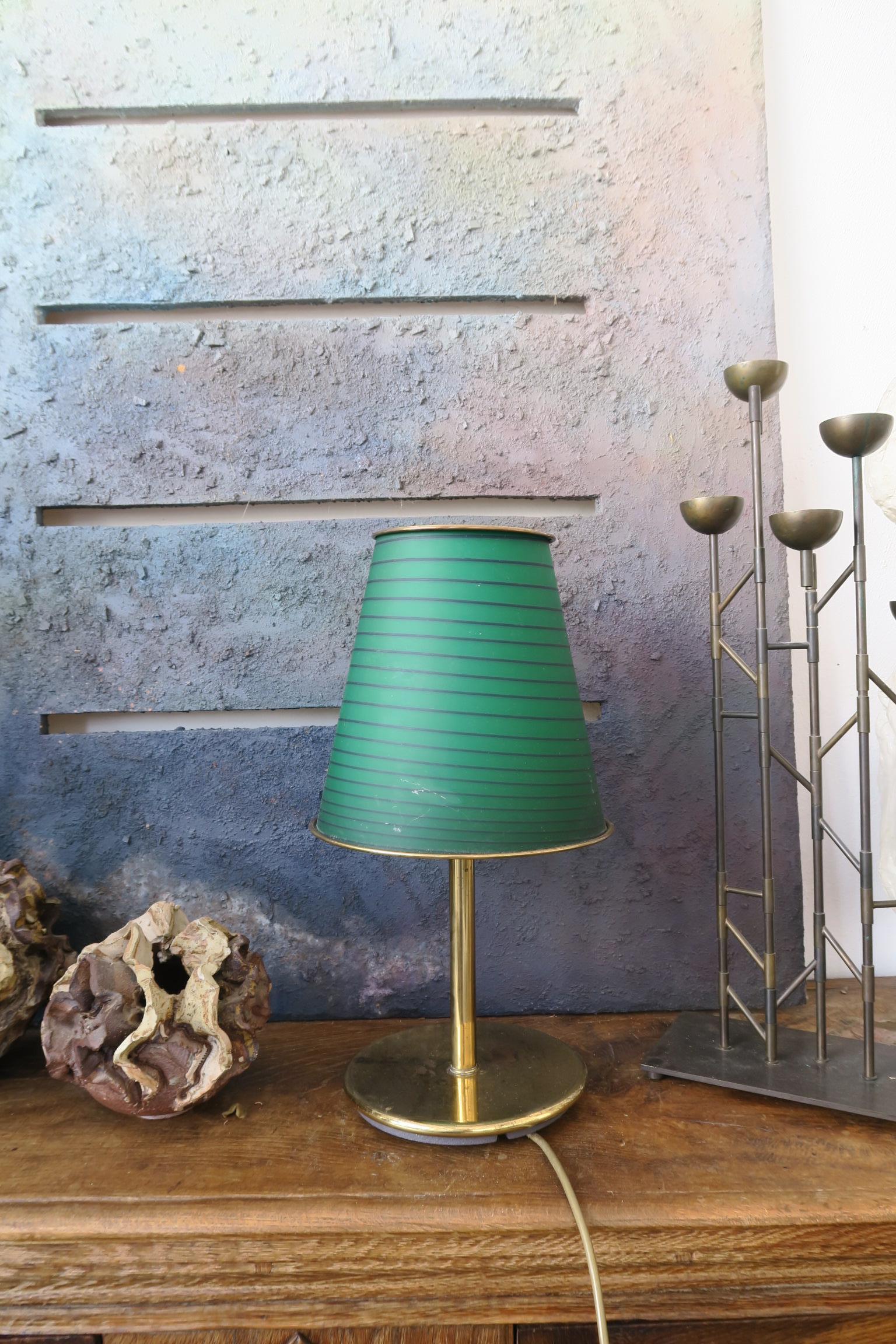 Métal Lampe de table en verre inconnue en laiton en vente
