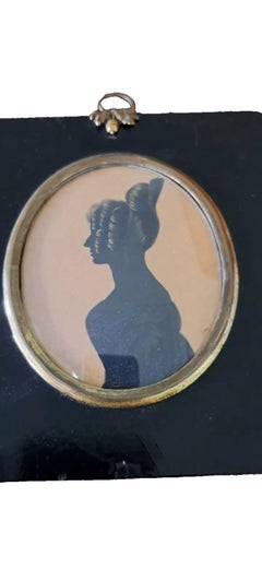 Silhouette di una donna del XIX secolo