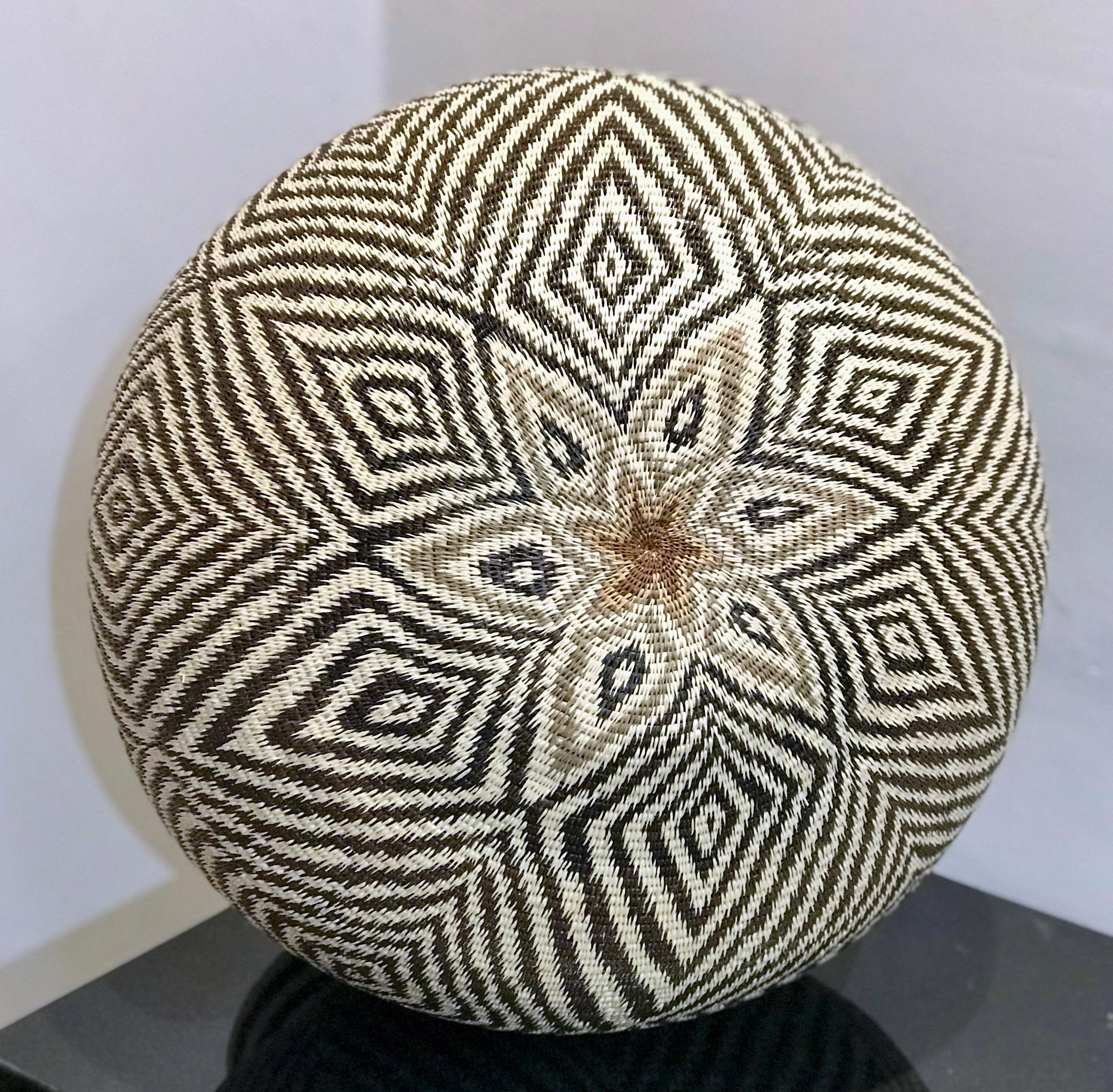 Basket, black, white handwoven Panama Rainforest Wounaan Tribe geometric star 2