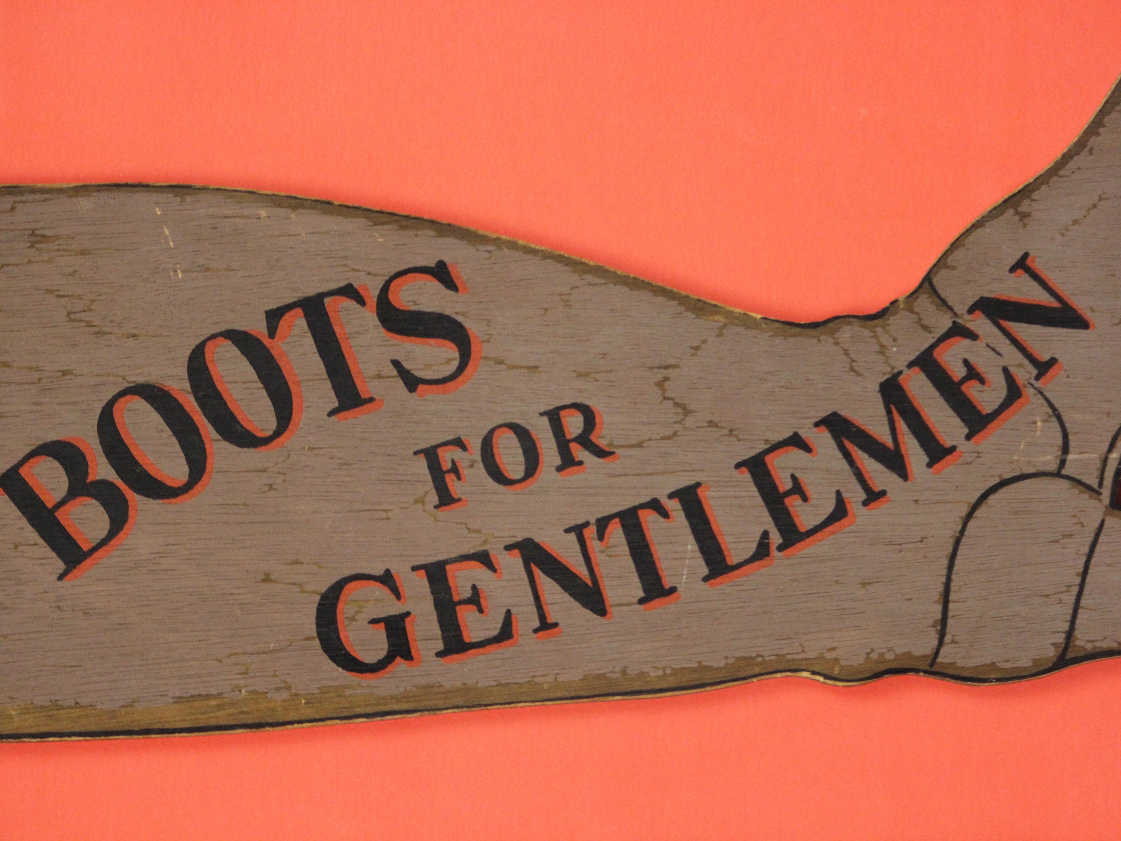 „Boots For Gentlemen“ Holz- Advert-Schild im Angebot 2