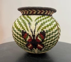 Papillon et fougère, panier, Panama, Wounaan, forêt tropicale, vert, blanc, rouge, jaune