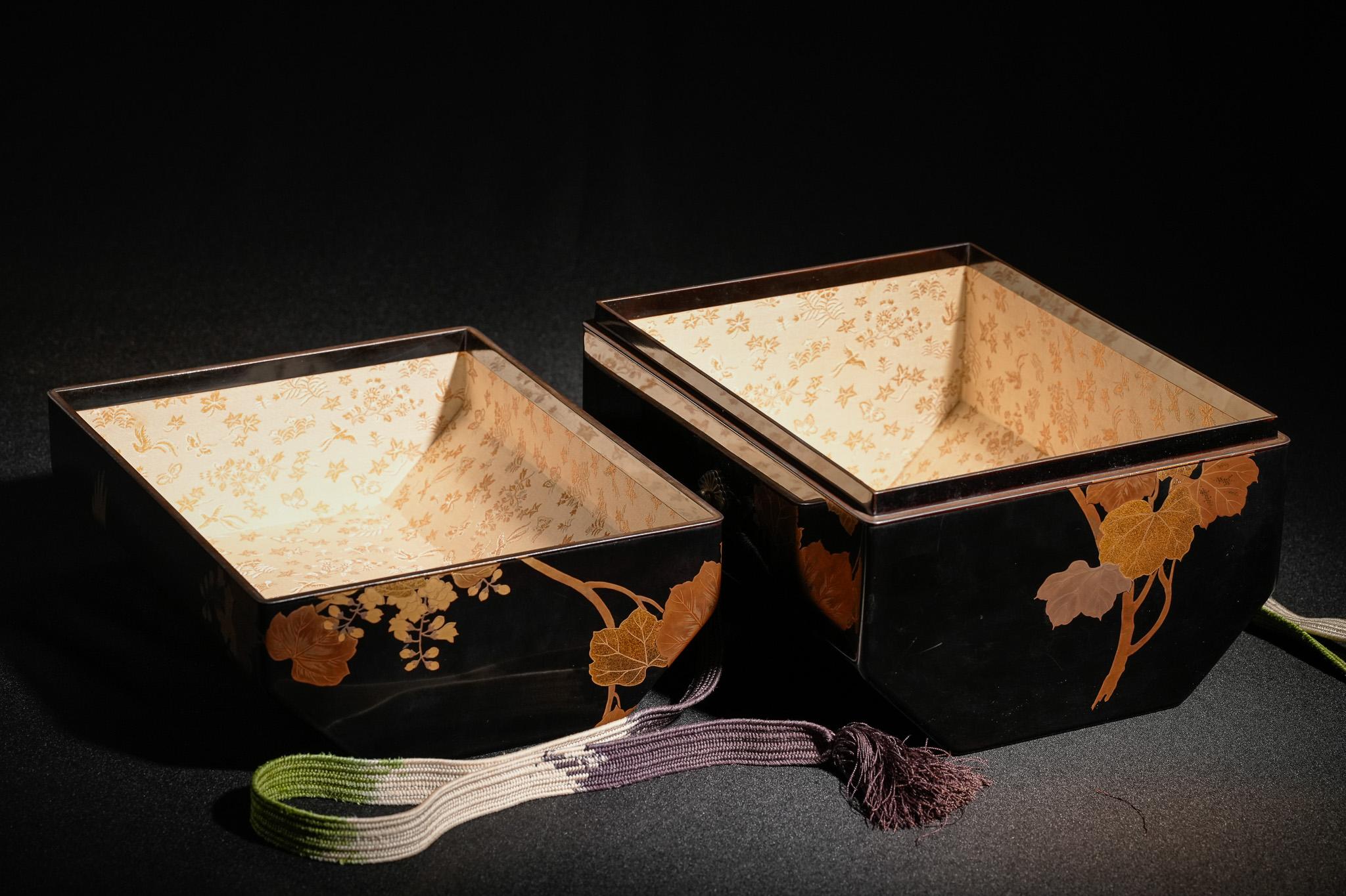 Edo-Period Maki-e Lacquer Drum Box with Phoenix and Paulownia For Sale 13