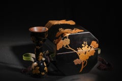 Antique Edo-Period Maki-e Lacquer Drum Box with Phoenix and Paulownia